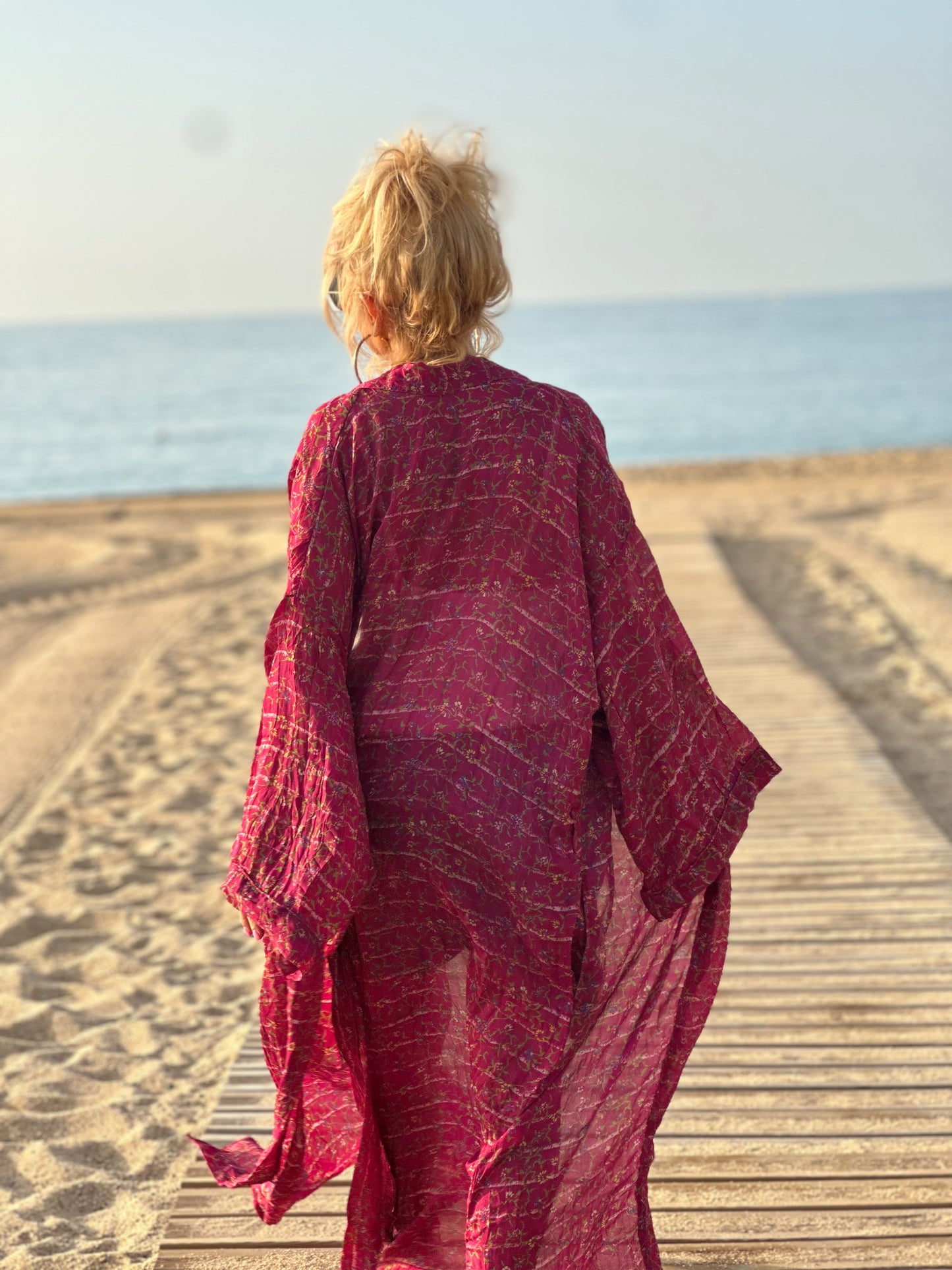 KIMONO OVERSIZE ESTAMPADO MANGA LARGA MULTICOLOR