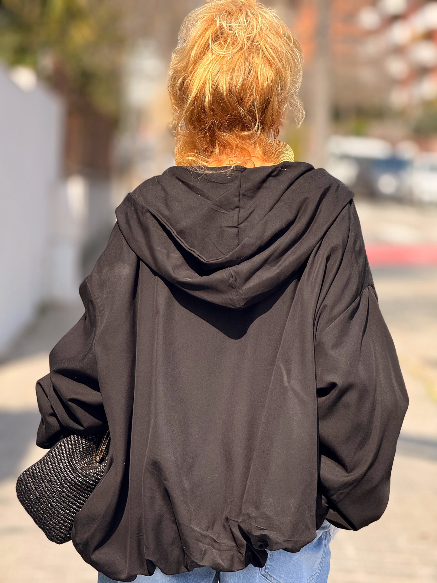 TRENCH OVERSIZE CON CAPUCHA MULTICOLOR