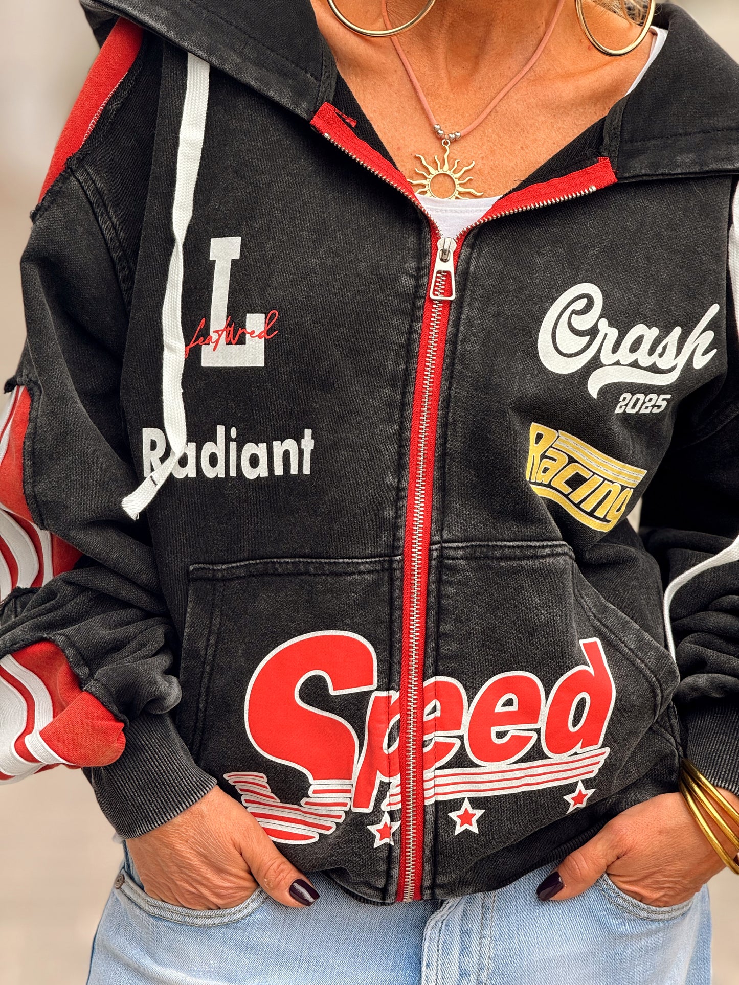 CHAQUETA CON CAPUCHA 78’ GRIS