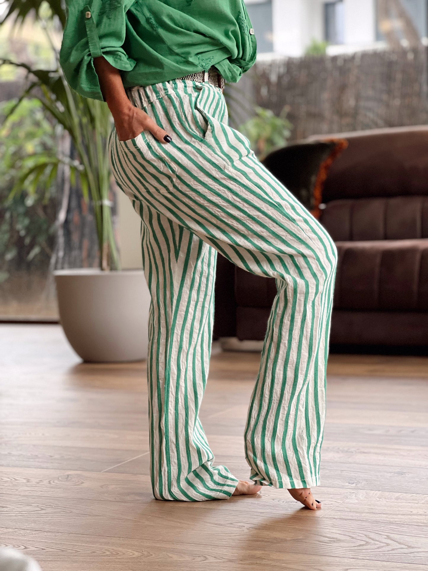 PANTALON RAYAS CON CINTURÓN VERDE