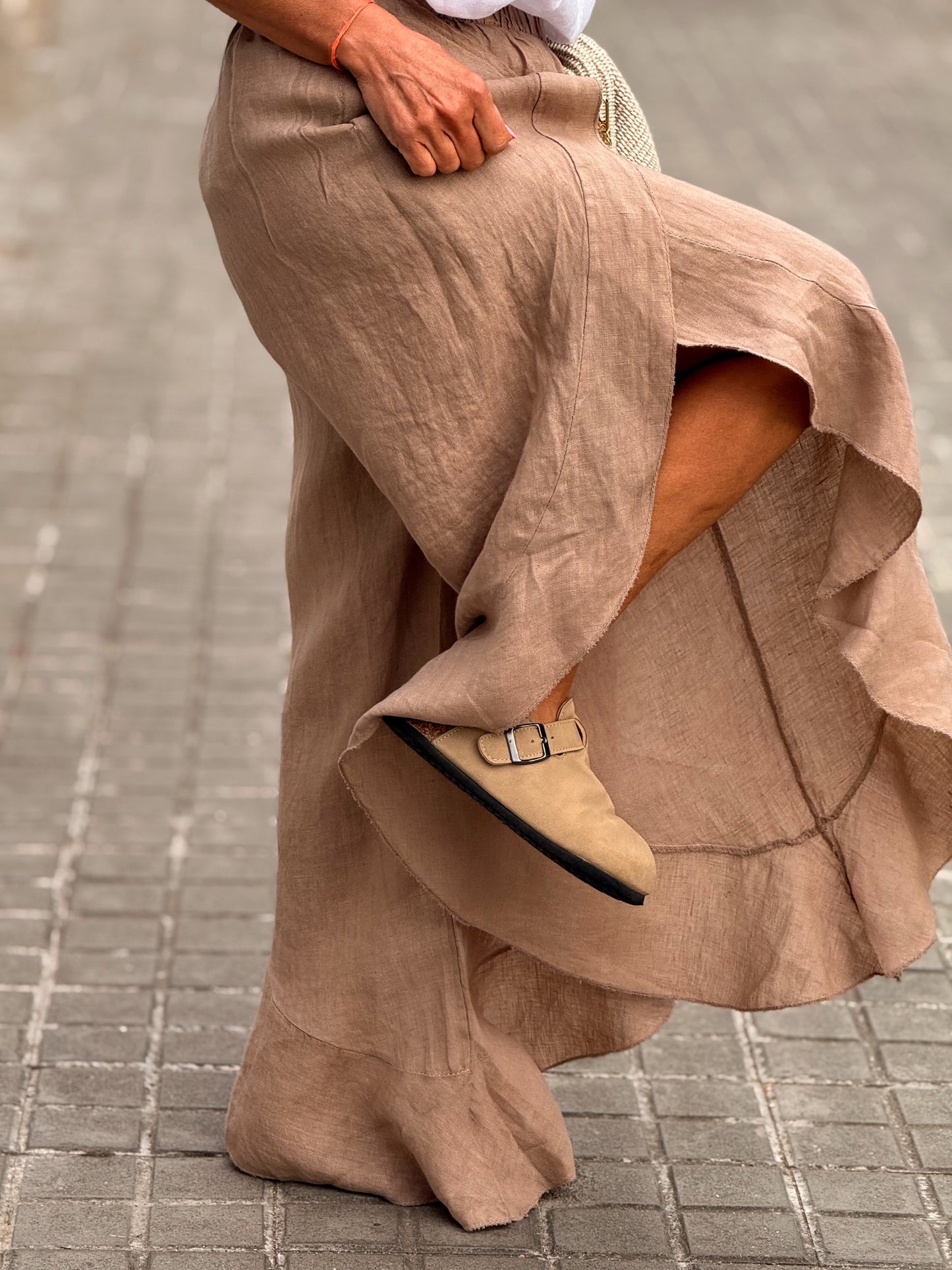 PANTALON CON NUDE LINO CAMEL