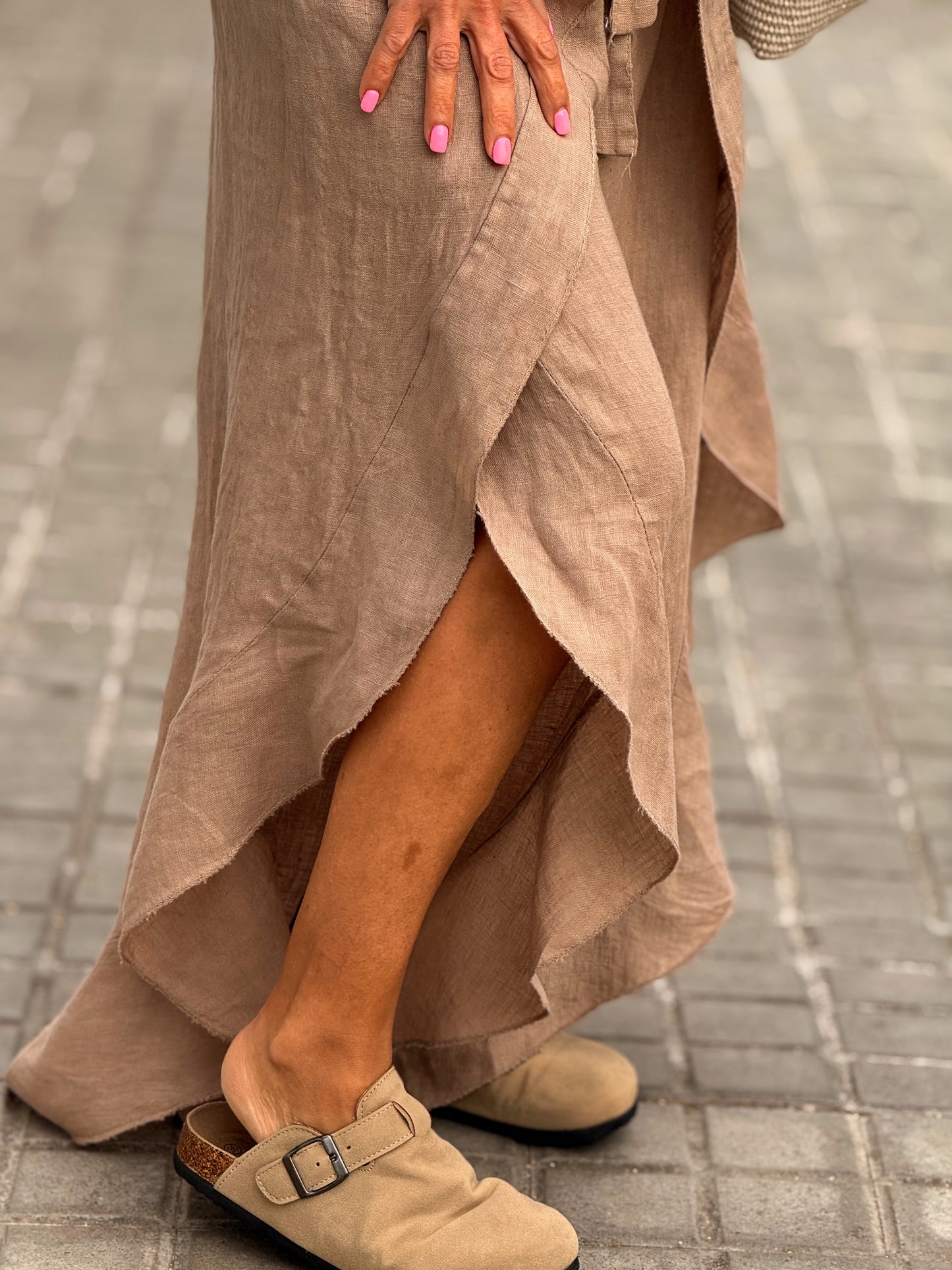PANTALON CON NUDE LINO CAMEL