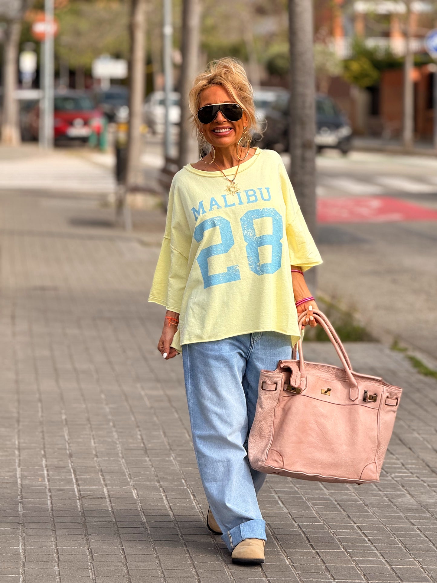 CAMISETA SUPER OVERSIZE DESGASTADA MALIBU MULTICOLOR