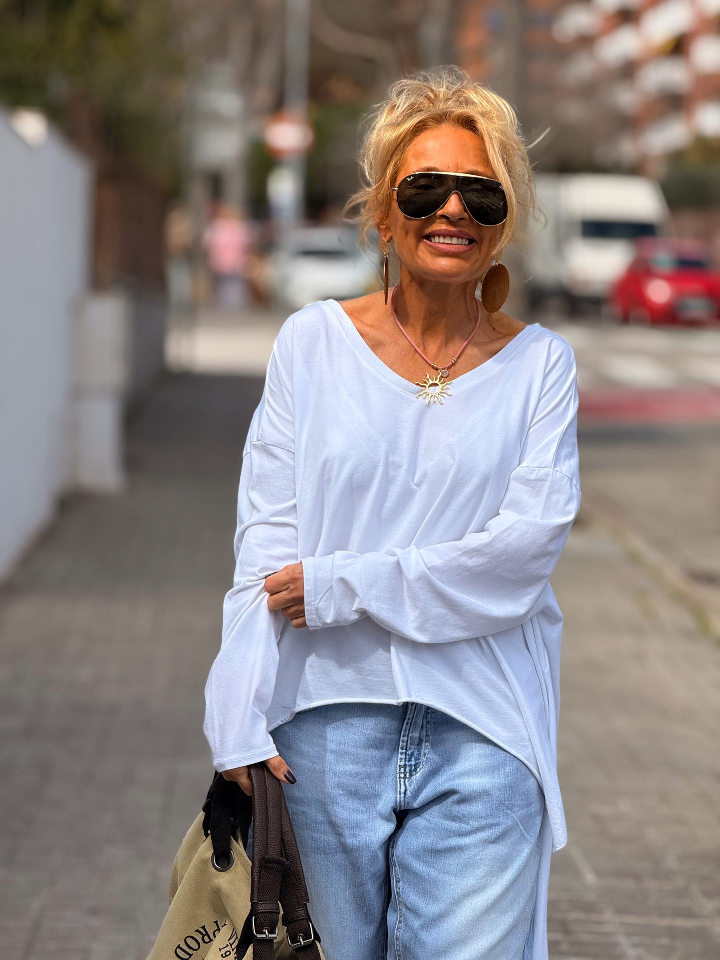 CAMISETA OVERSIZE ASIMÉTRICA MULTICOLOR