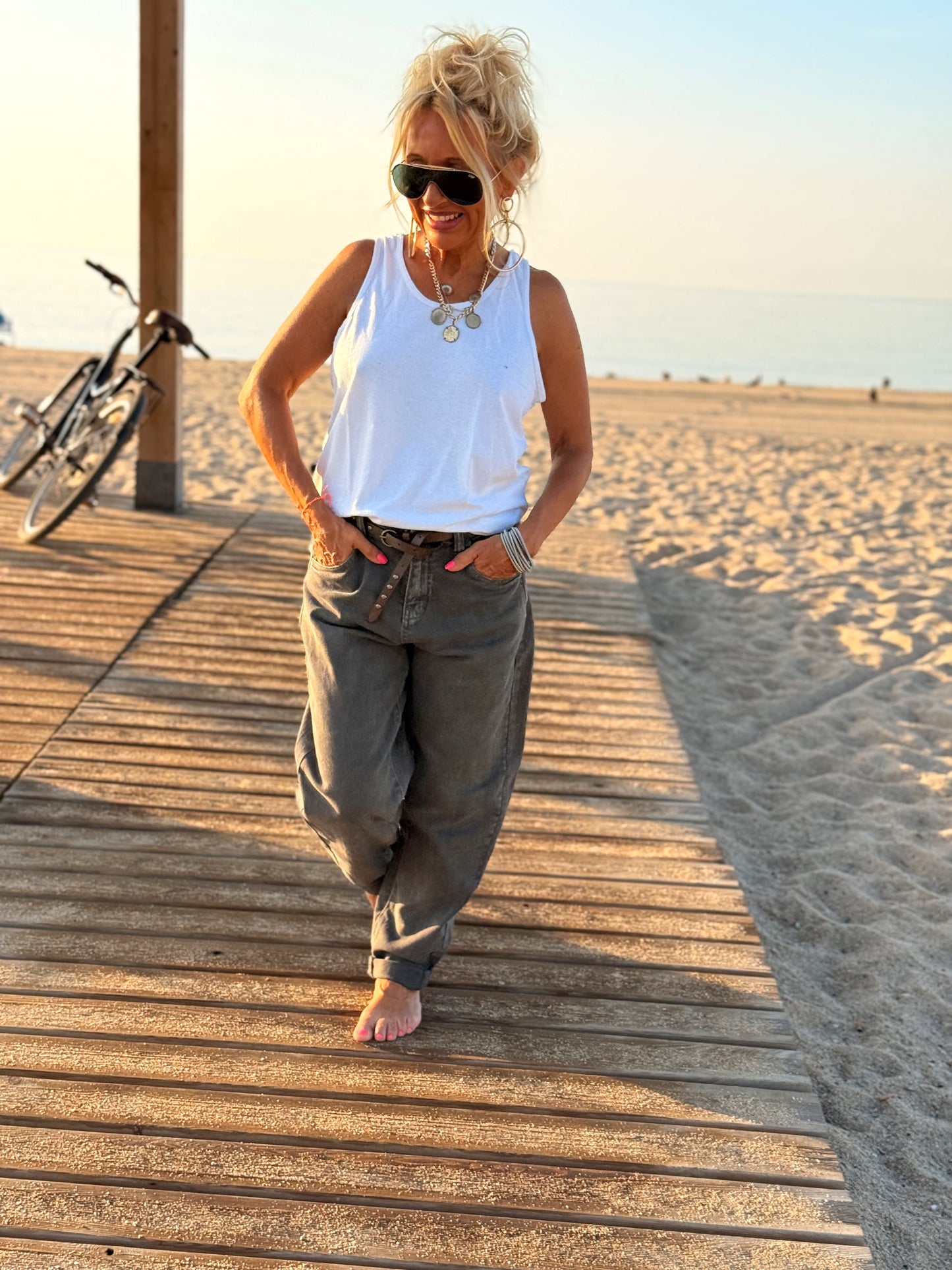 JEANS CON CINTURÓN 825158JC GRIS OSCURO
