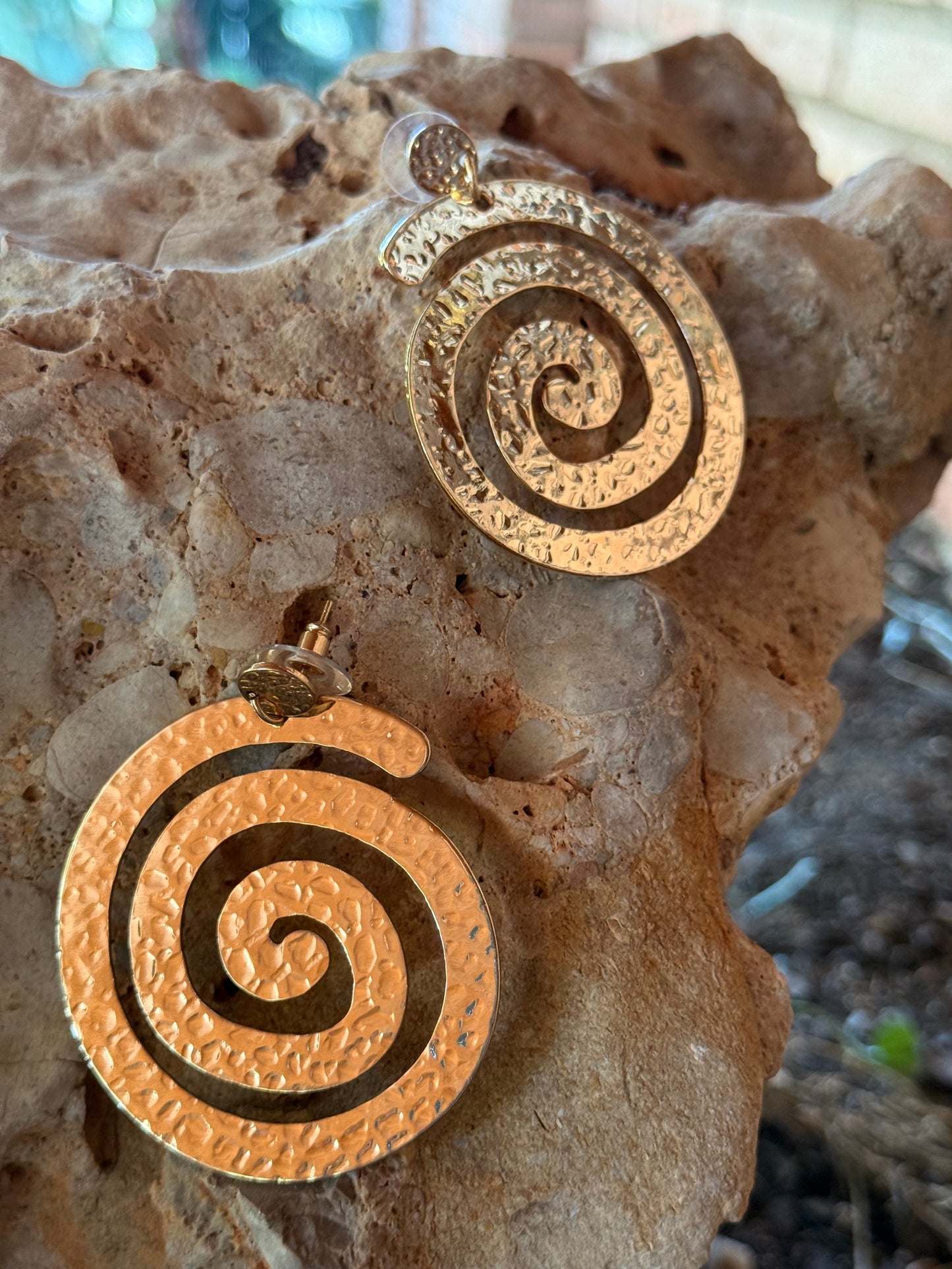 PENDIENTES CARACOL DORADO