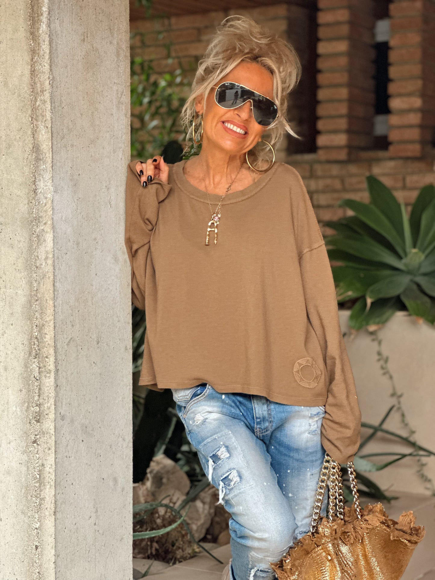 CAMISETA OVERSIZE SHILA CAMEL