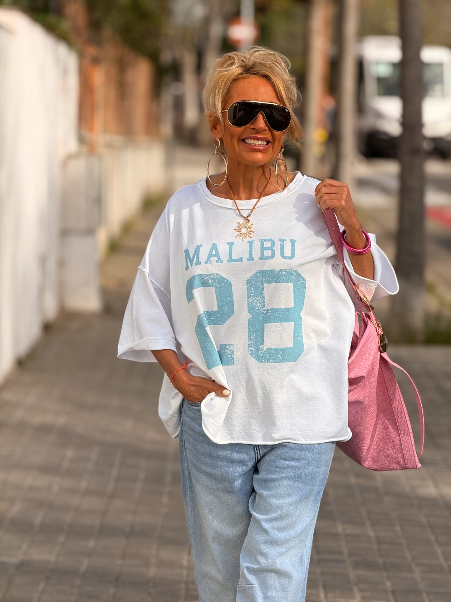 CAMISETA SUPER OVERSIZE DESGASTADA MALIBU MULTICOLOR