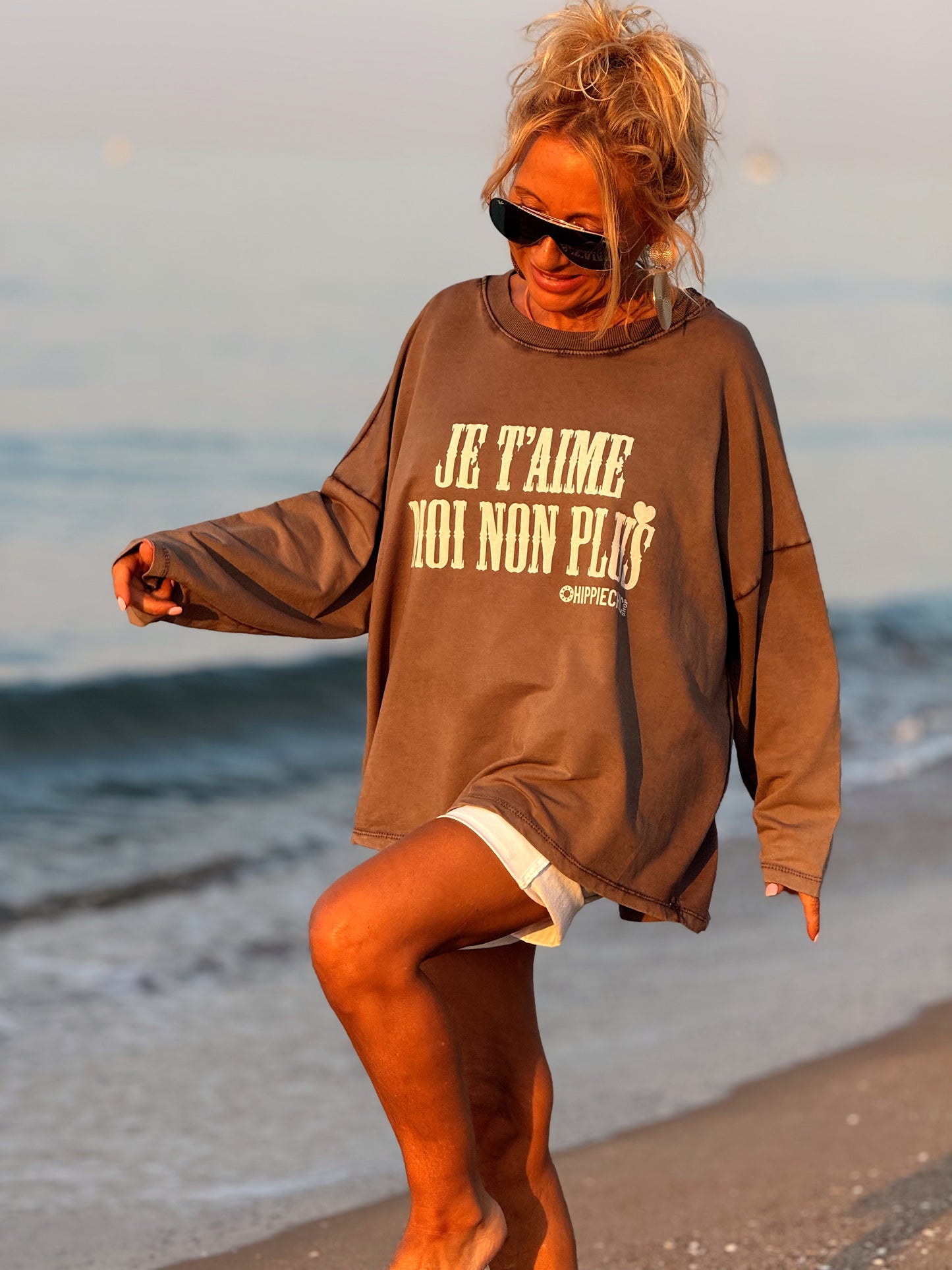 SUDADERA OVERSIZE JE T’AIME MOI NON PLUS MULTICOLOR