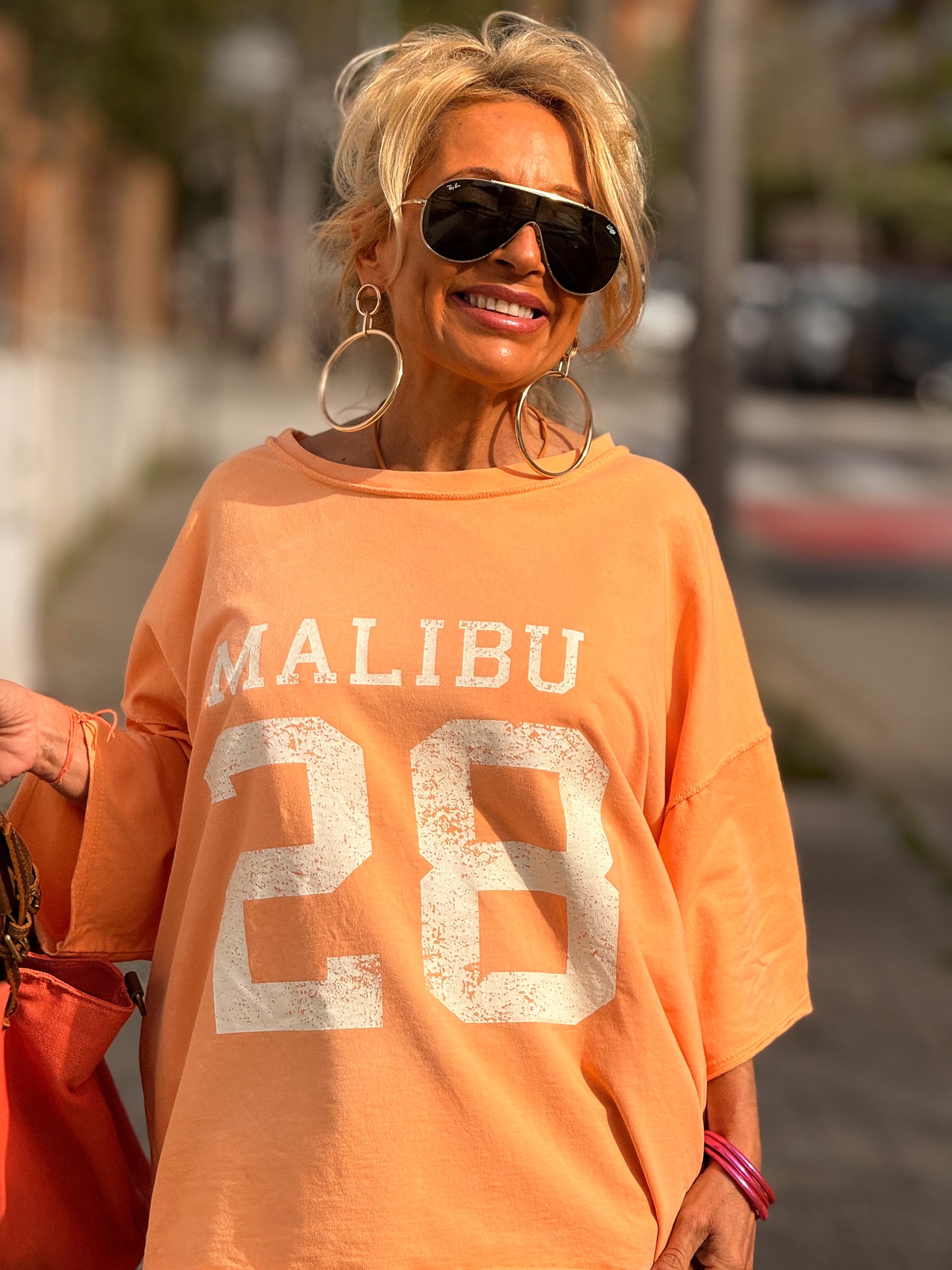 CAMISETA SUPER OVERSIZE DESGASTADA MALIBU MULTICOLOR