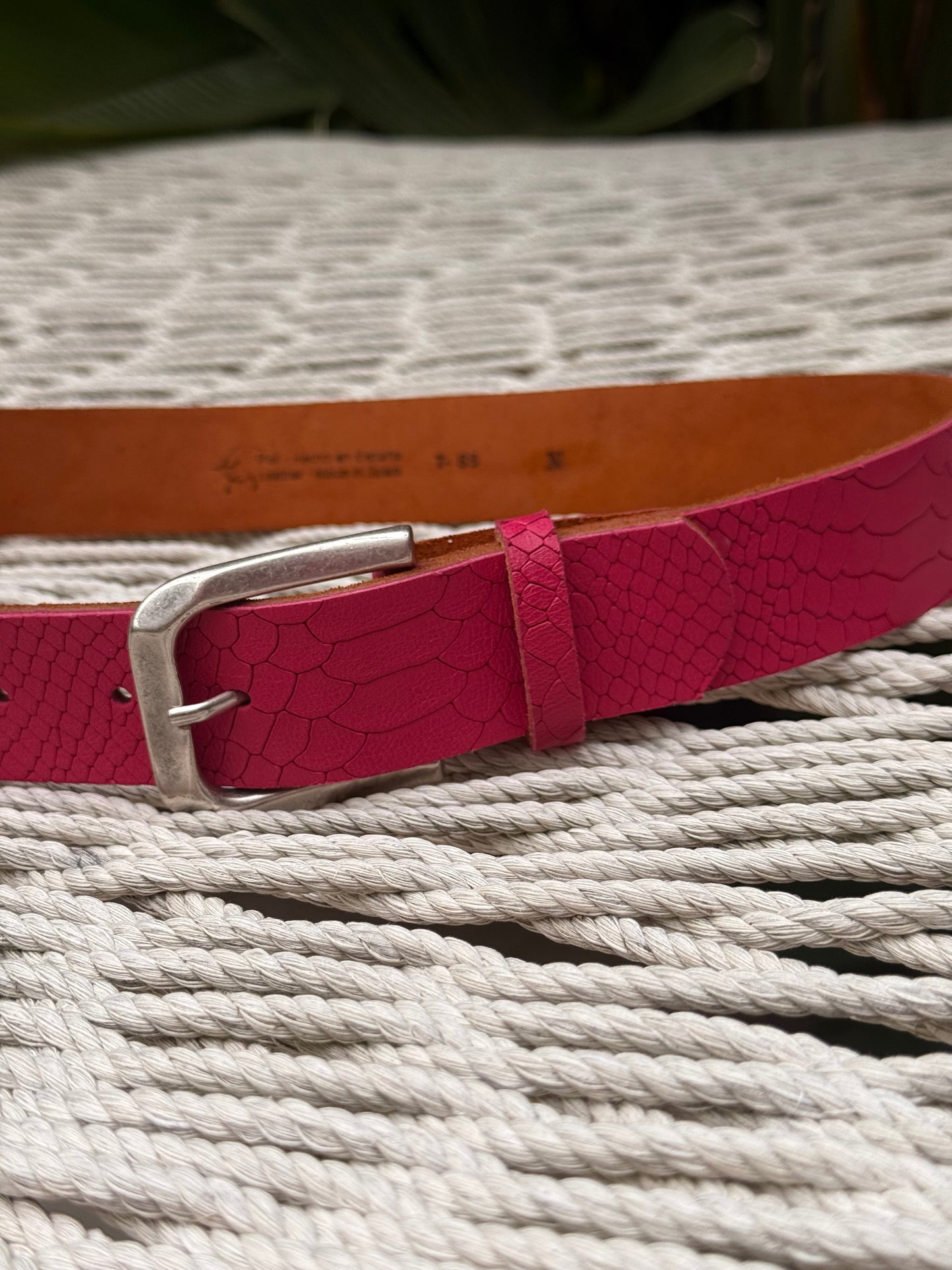 CINTURÓN CROCRO FUCSIA