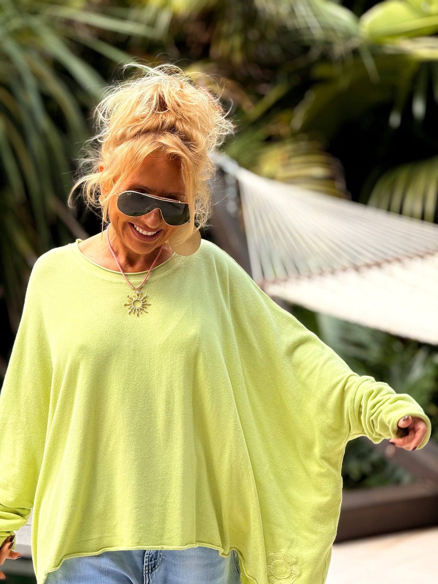 CAMISETA DESGASTADA SUPER OVERSIZE DANI MULTICOLOR