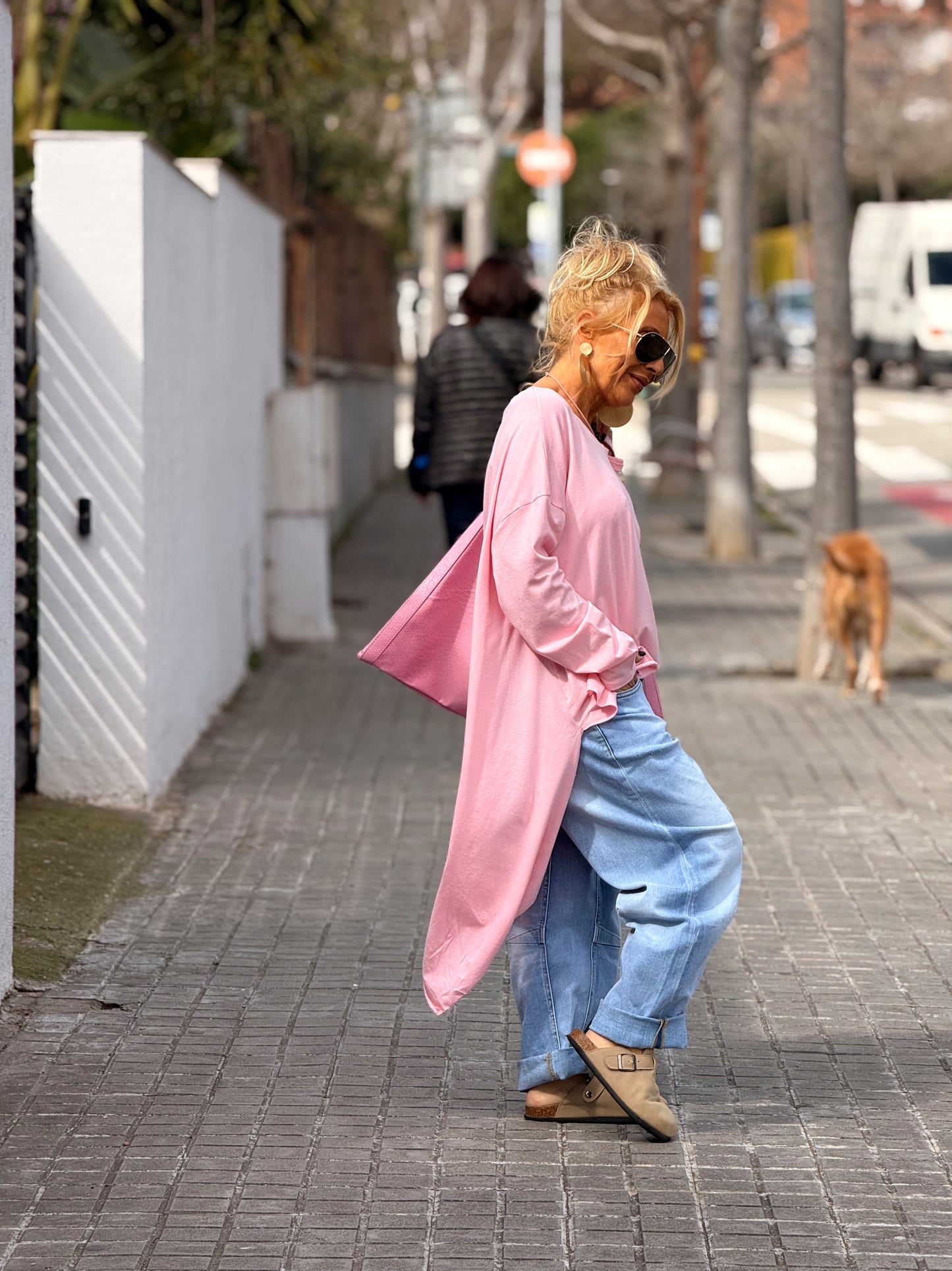 CAMISETA OVERSIZE ASIMÉTRICA MULTICOLOR