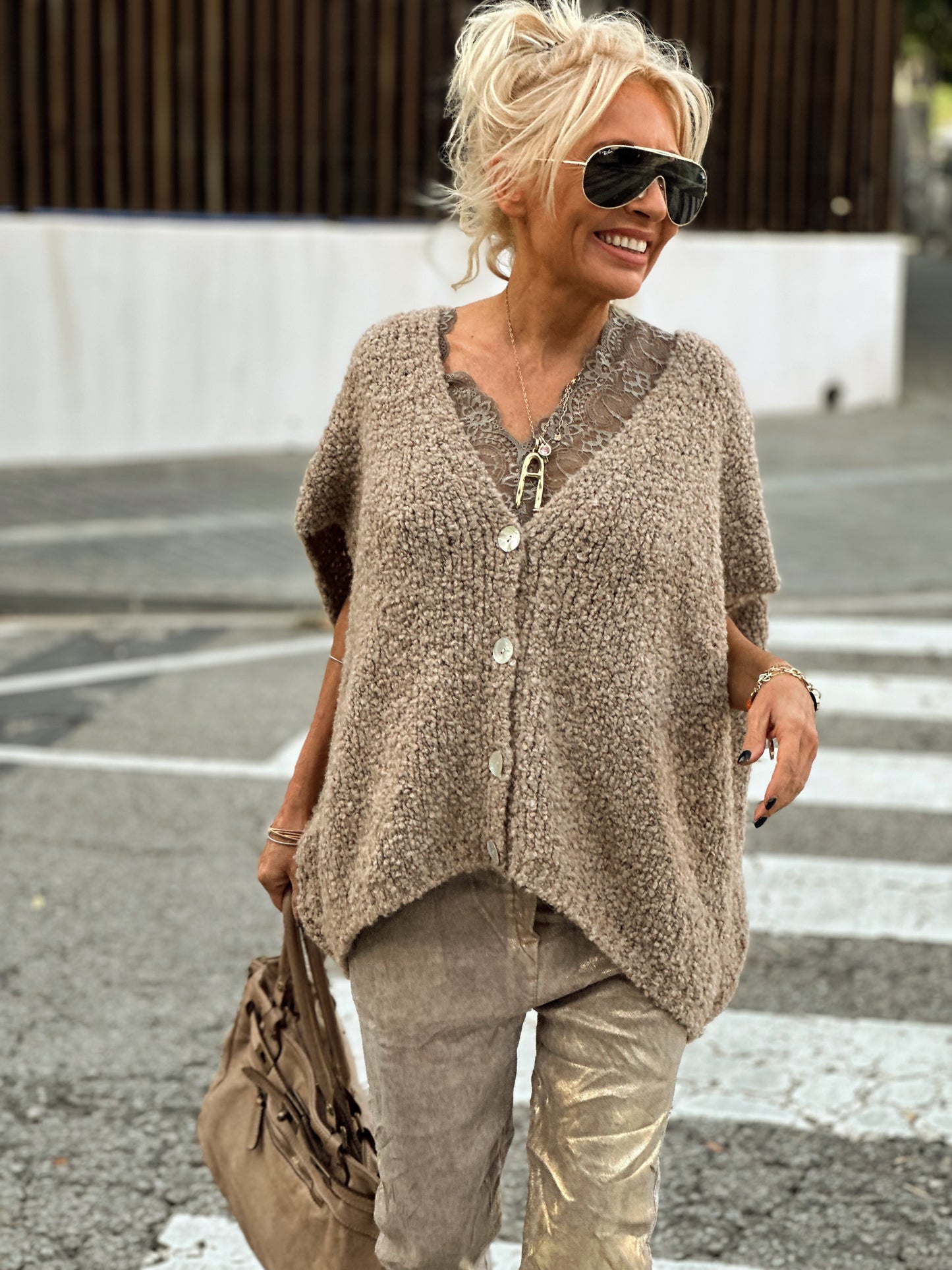 CHALECO DE PUNTO OVERSIZE CAMEL