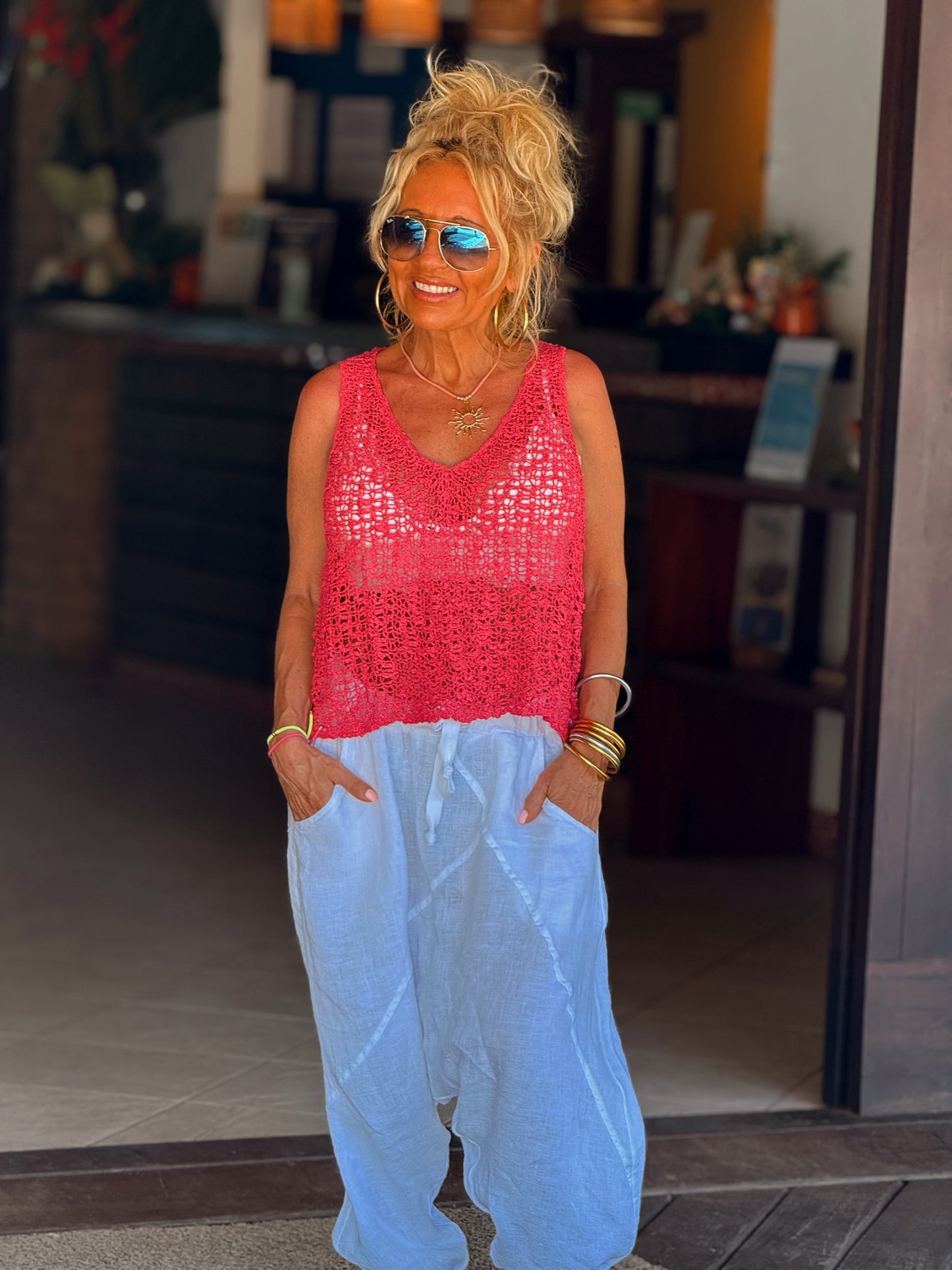 TOP AGUJEROS LUISA FUCSIA