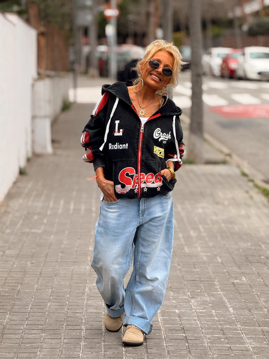 CHAQUETA CON CAPUCHA 78’ GRIS