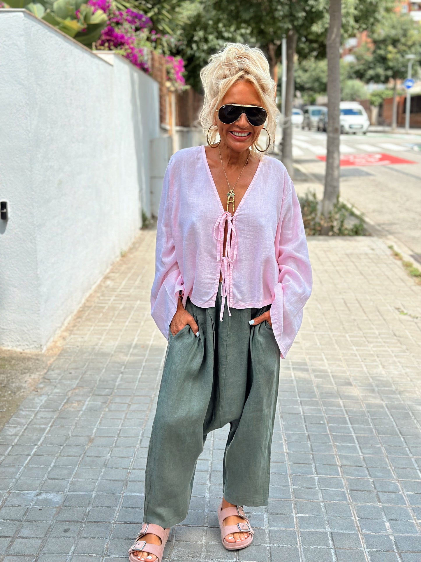 BLUSA CON LAZOS ROSA