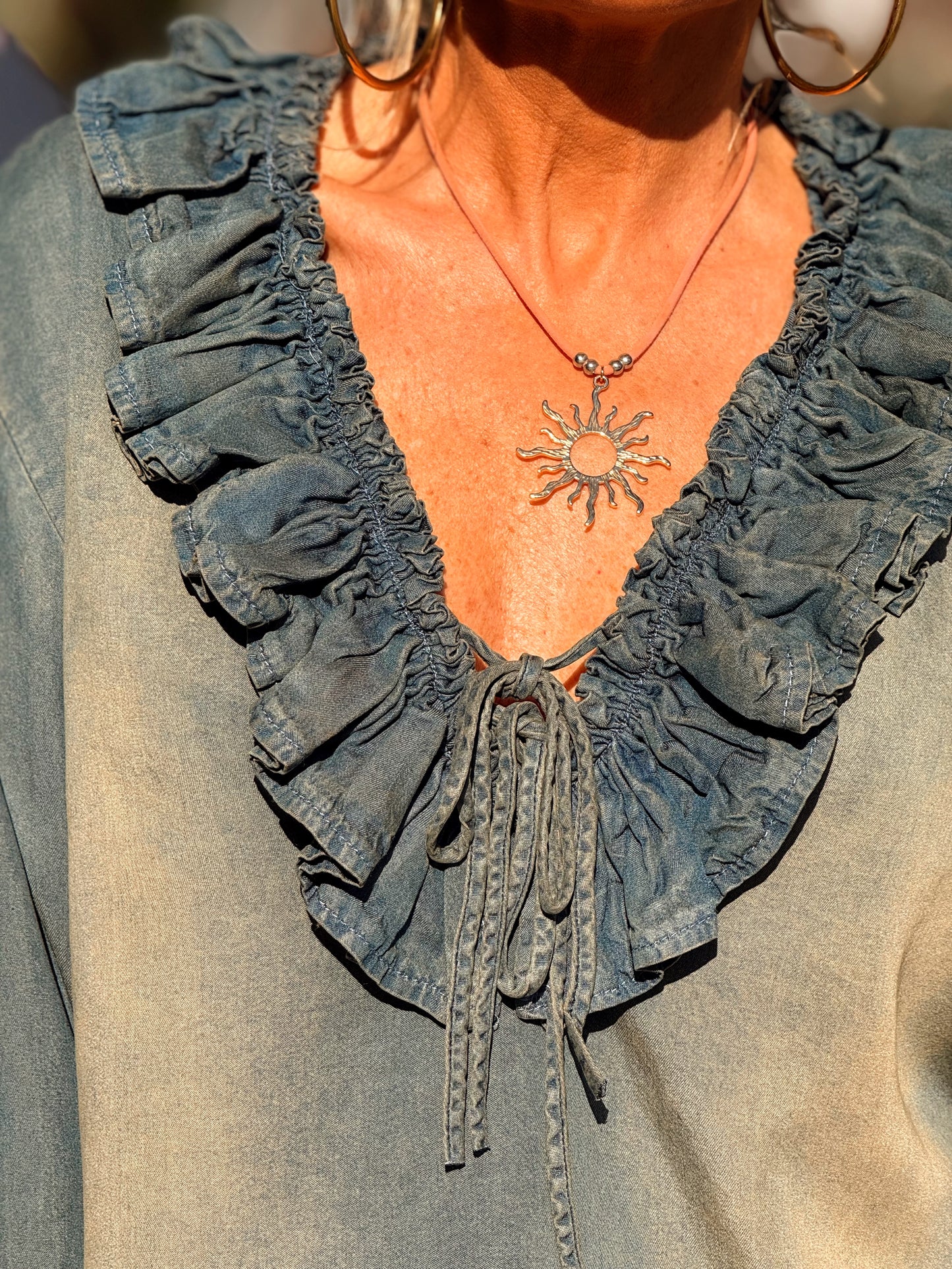 BLUSA VAQUEROS VOLANTE MULTICOLOR