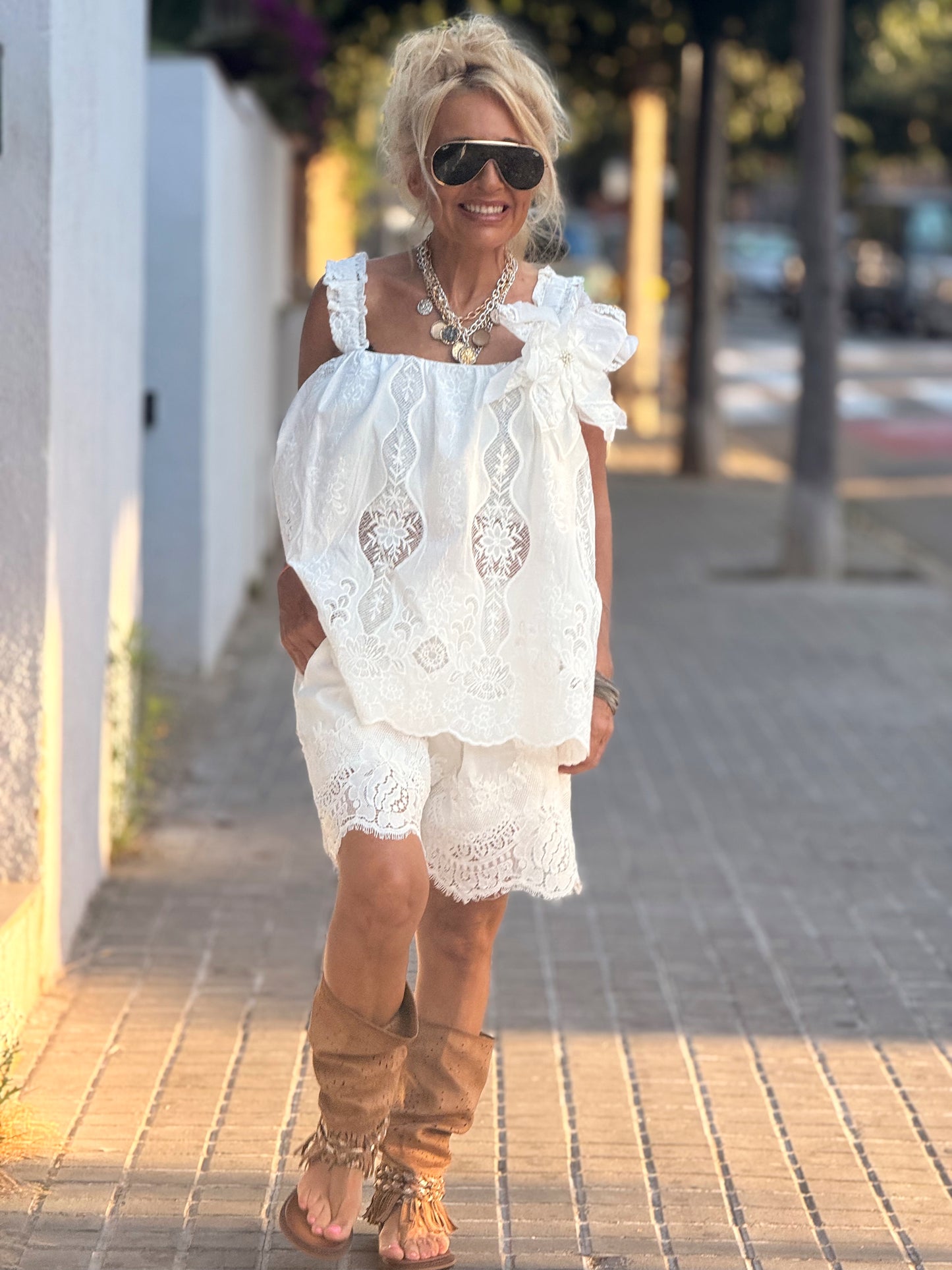 TOP LENCERO CON FLOR CHLOÉ BLANCO