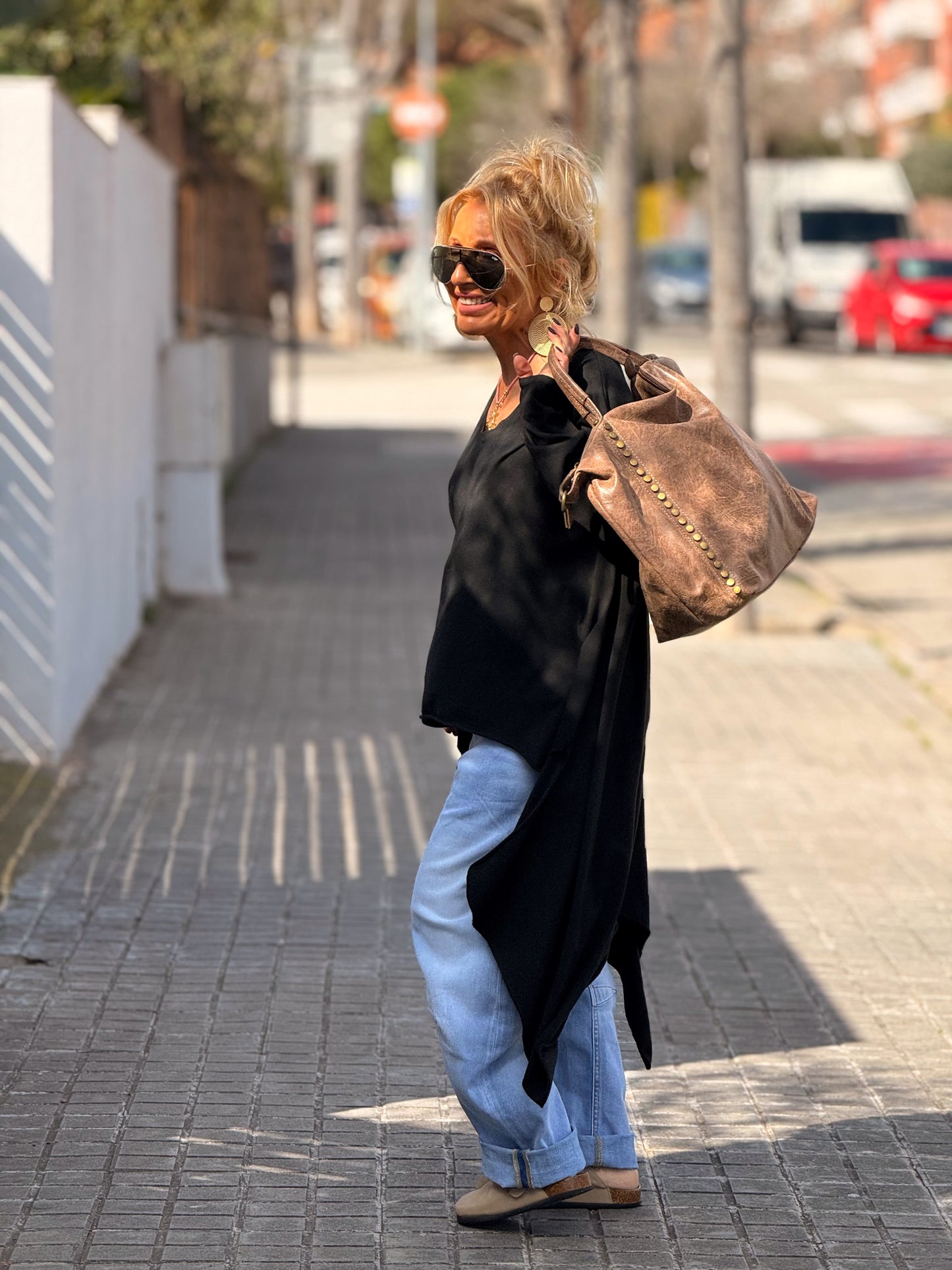 CAMISETA OVERSIZE ASIMÉTRICA MULTICOLOR