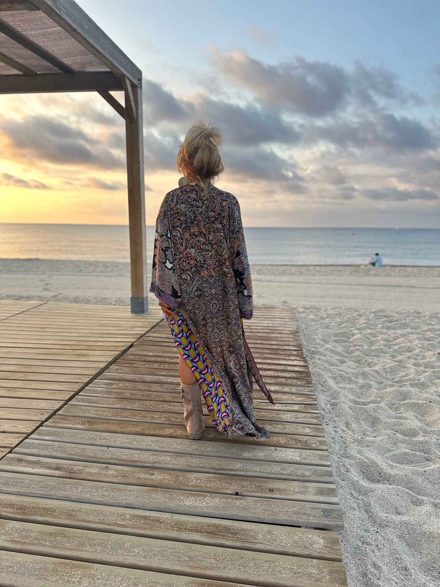 KIMONO ESTAMPADO MANGA LARGA