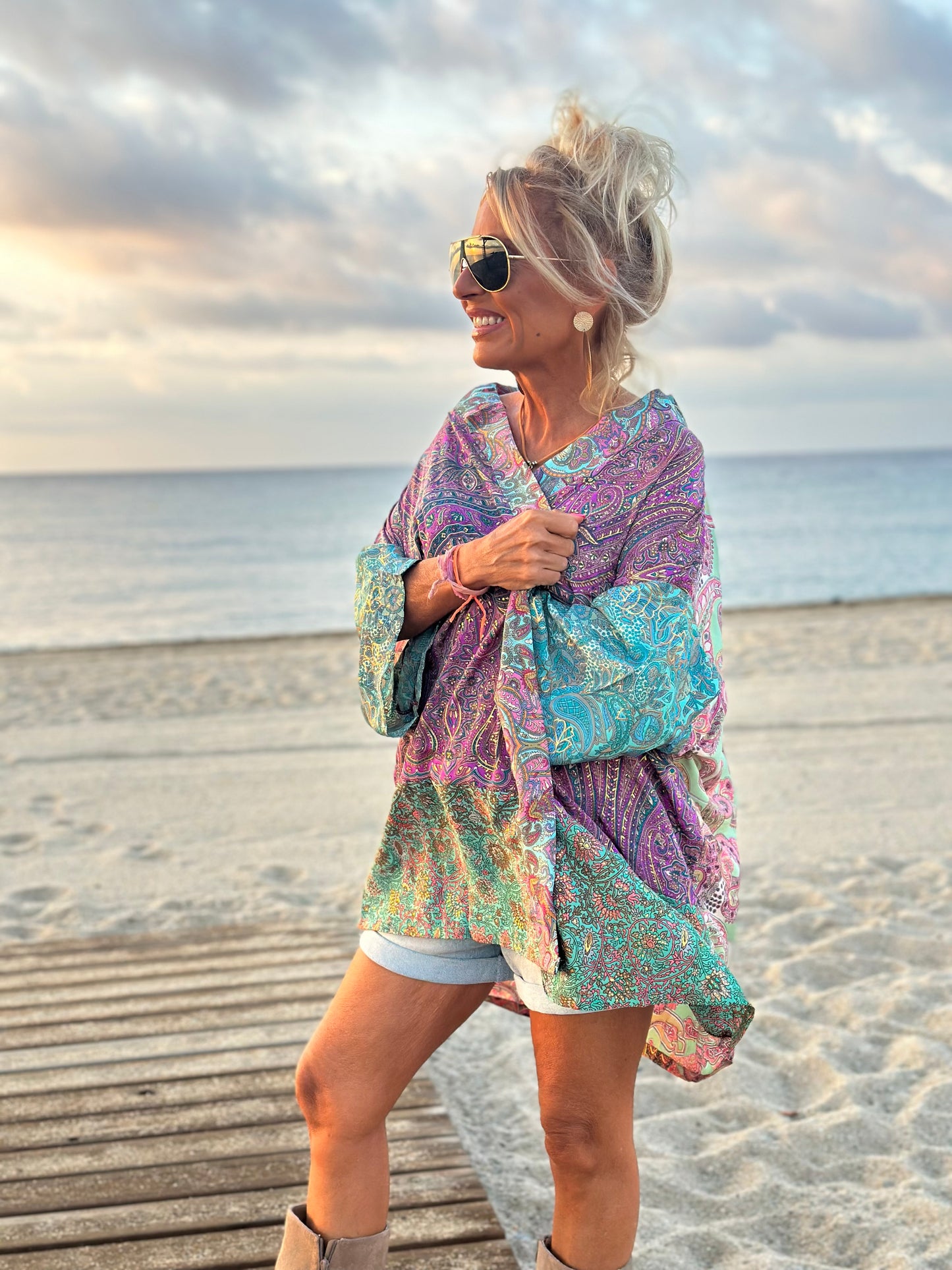 KIMONO CORTO ESTAMPADO MULTICOLOR