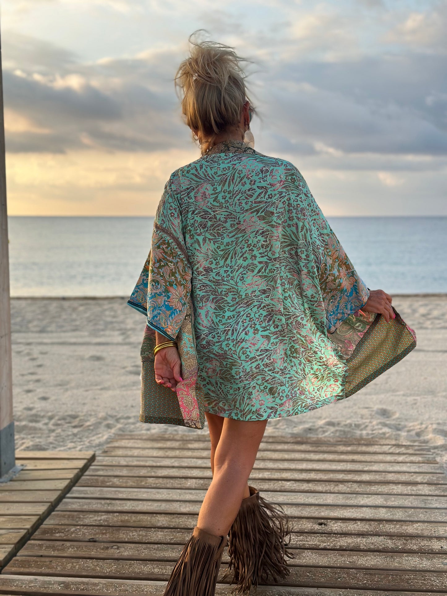 KIMONO CORTO ESTAMPADO
