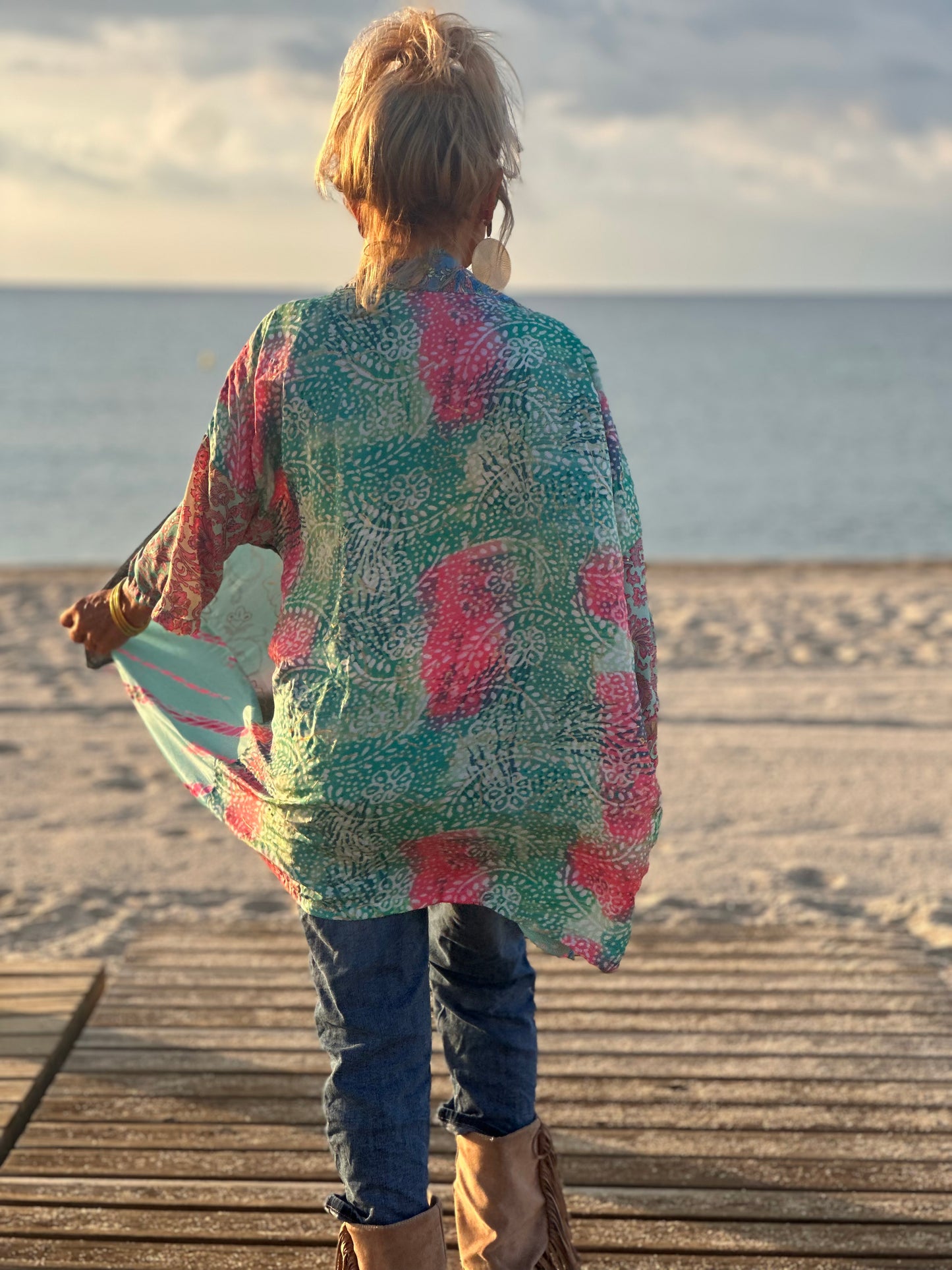 KIMONO CORTO ESTAMPADO MULTICOLOR