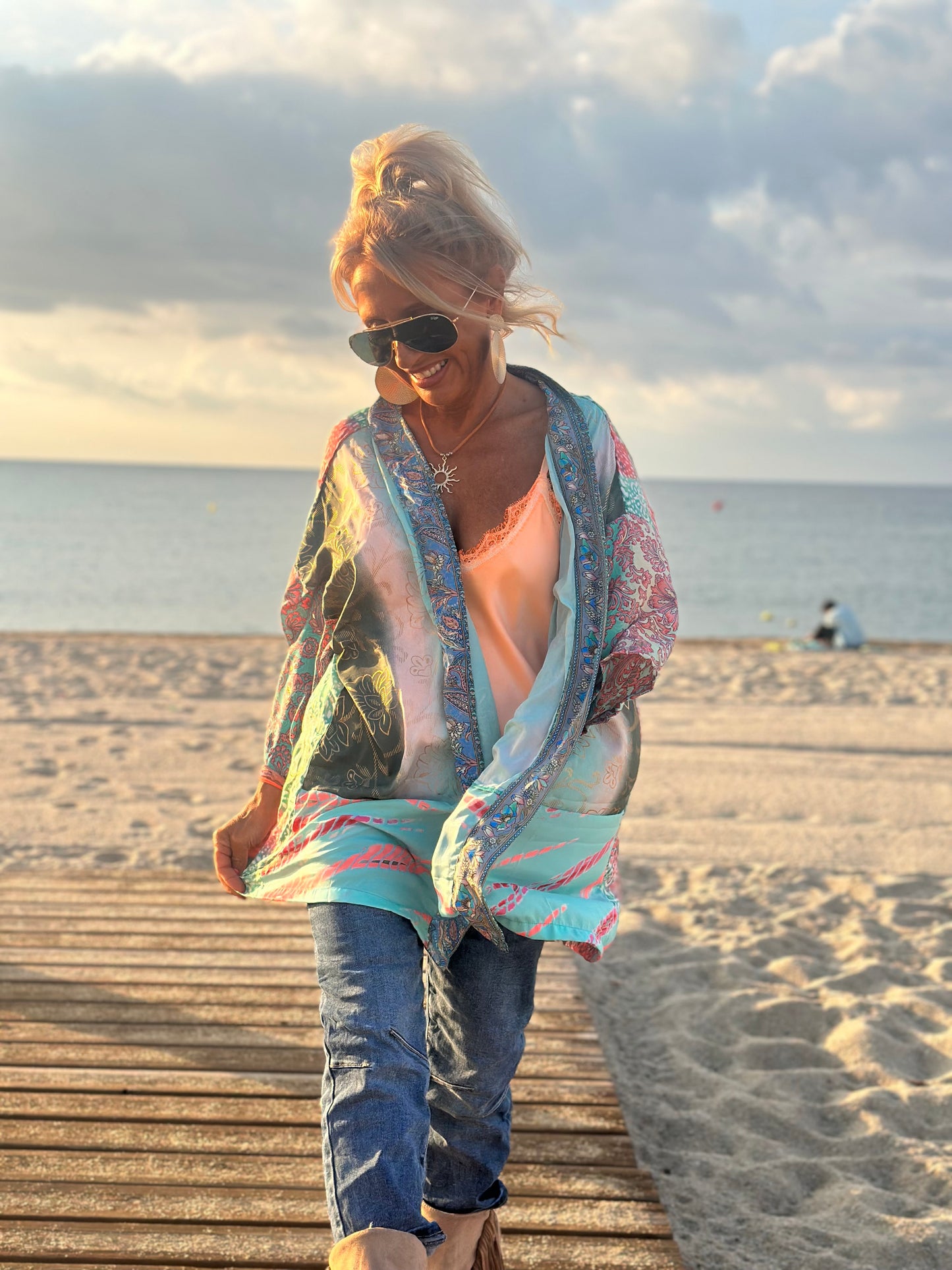 KIMONO CORTO ESTAMPADO MULTICOLOR