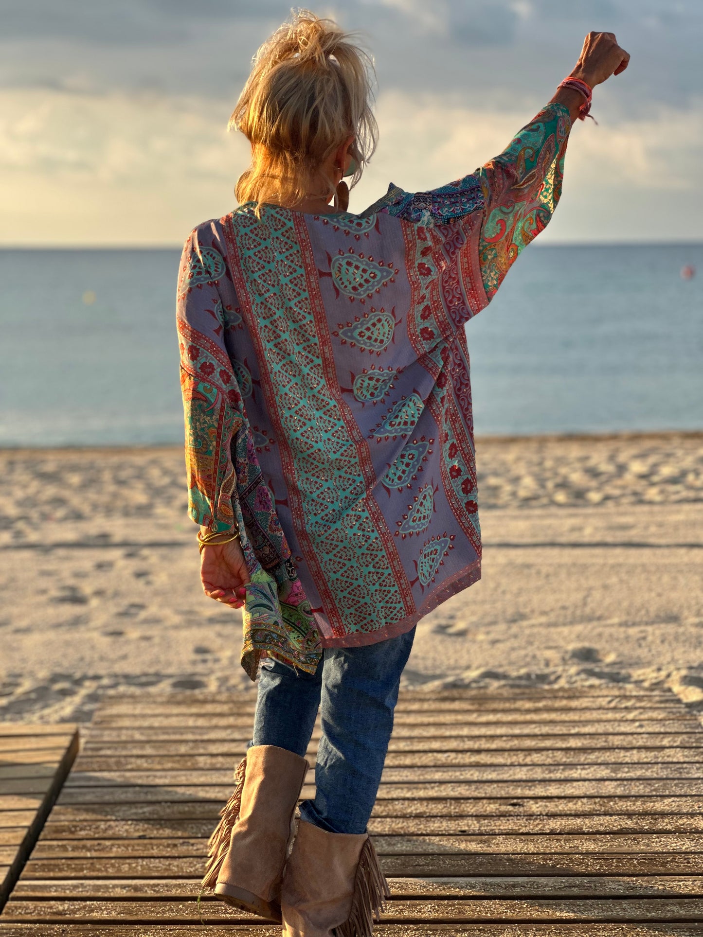 KIMONO CORTO ESTAMPADO MULTICOLOR