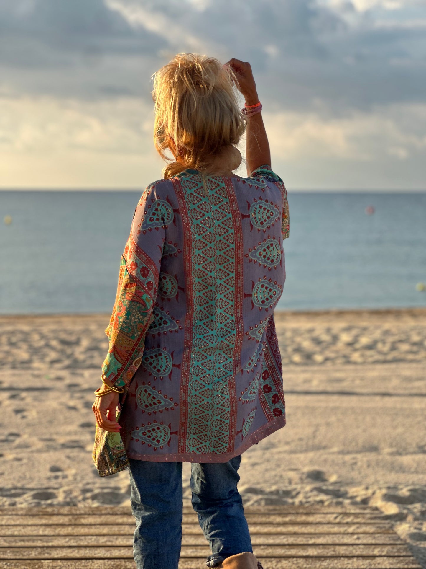 KIMONO CORTO ESTAMPADO MULTICOLOR