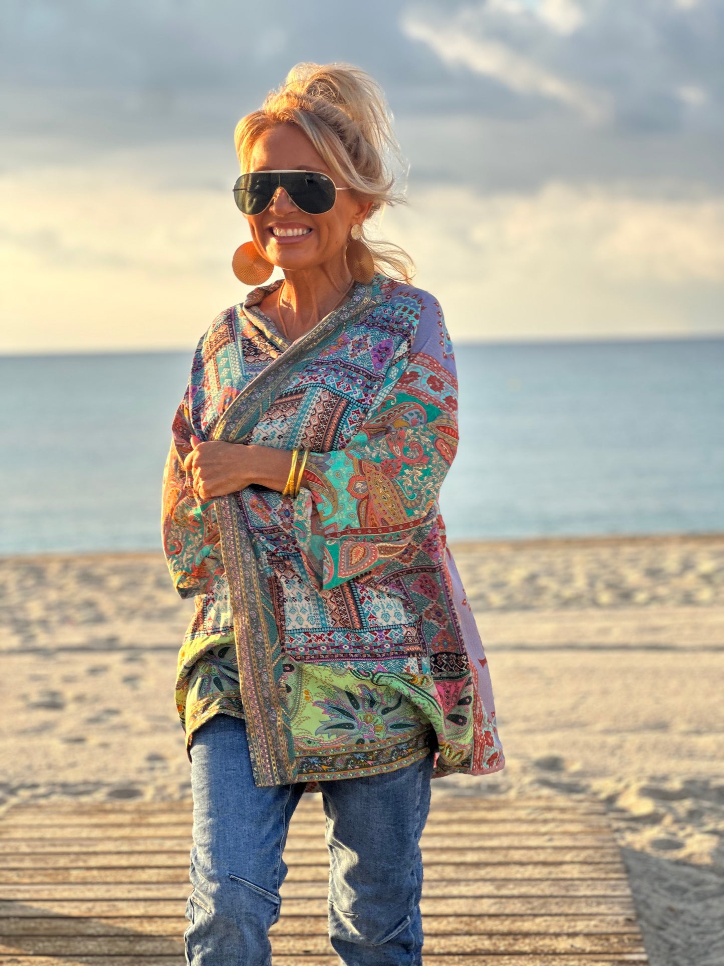 KIMONO CORTO ESTAMPADO MULTICOLOR