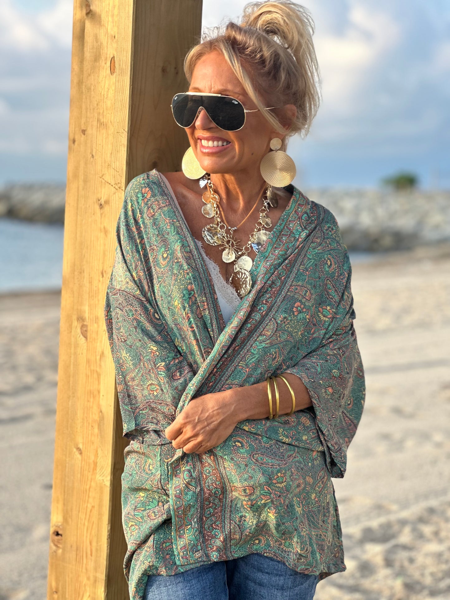 KIMONO CORTO ESTAMPADO MULTICOLOR