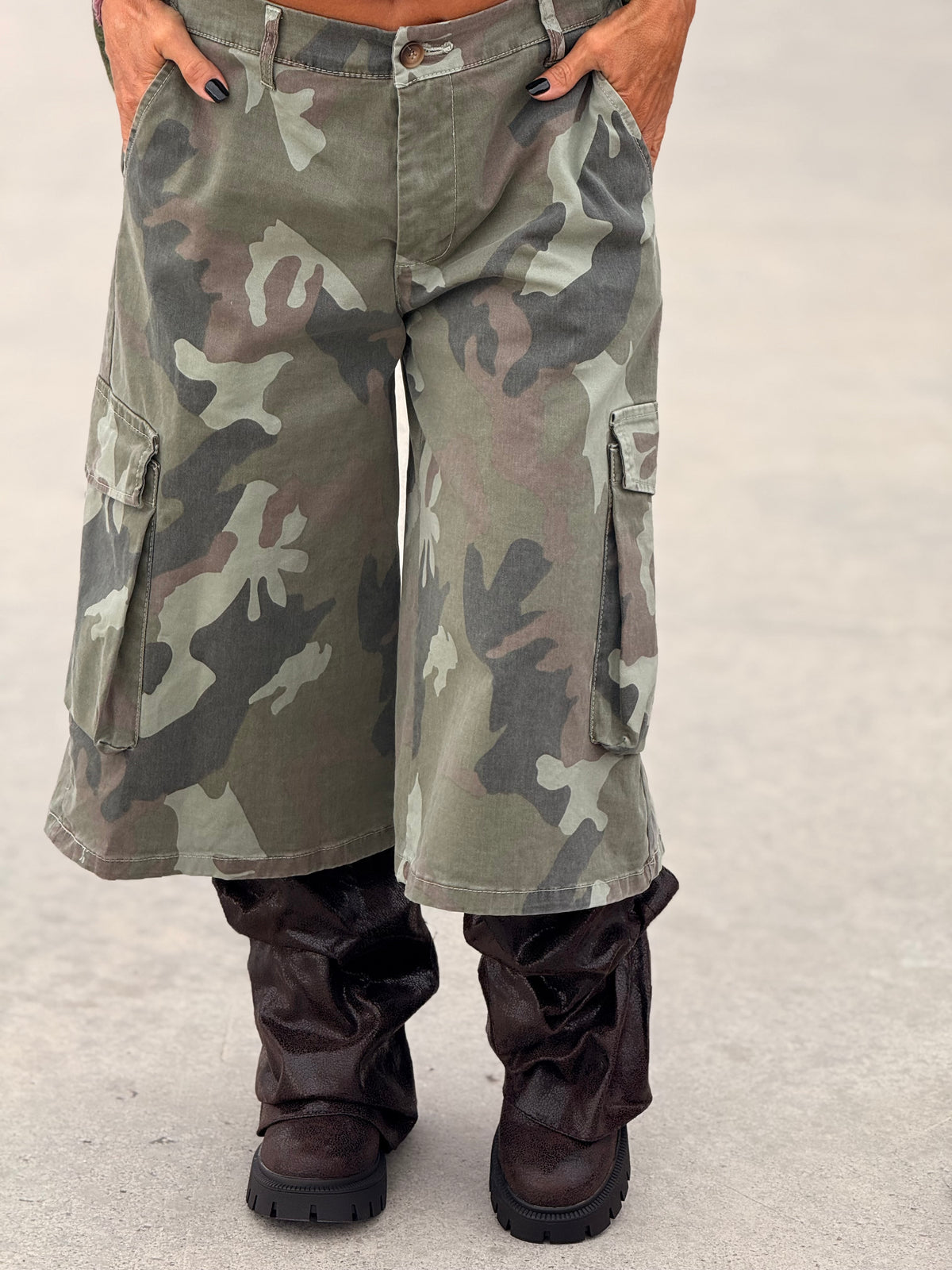 BERMUDA OVERSIZE CAMUFLAJE MULTICOLOR