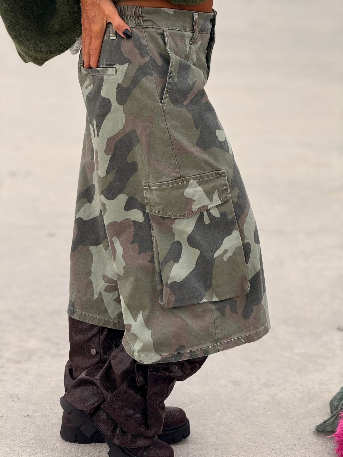 BERMUDA OVERSIZE CAMUFLAJE MULTICOLOR