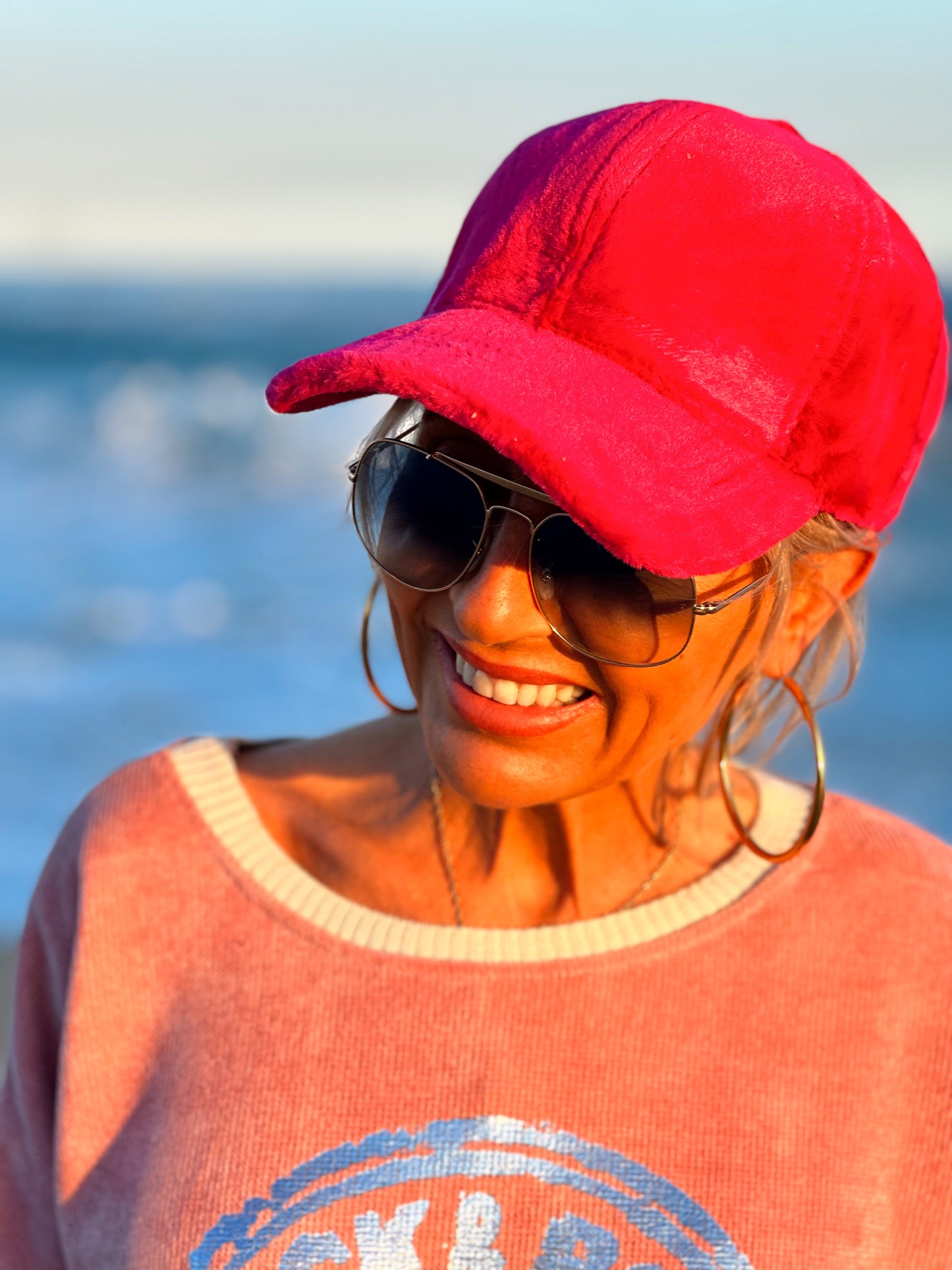 GORRA DE TERCIOPELO FUCSIA