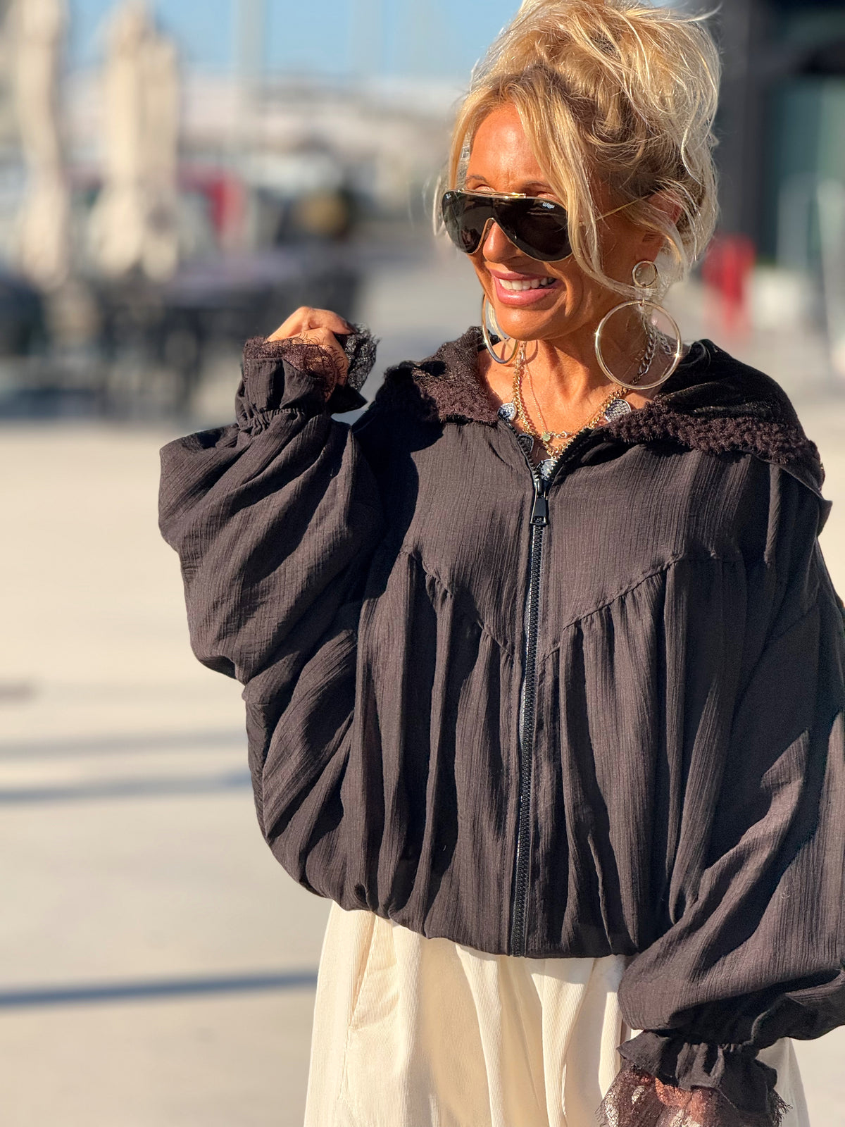 CHAQUETA LENCERO CON CAPUCHA MARRÓN