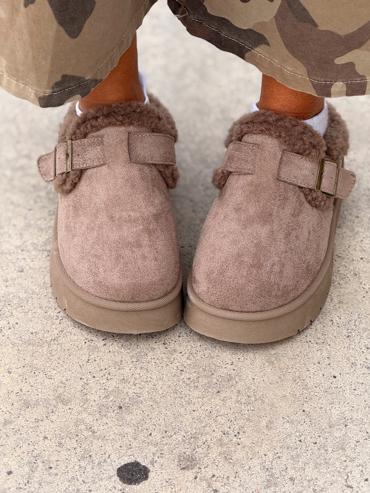 ZUECOS PELO SINTÉTICO TOMMY TOPO