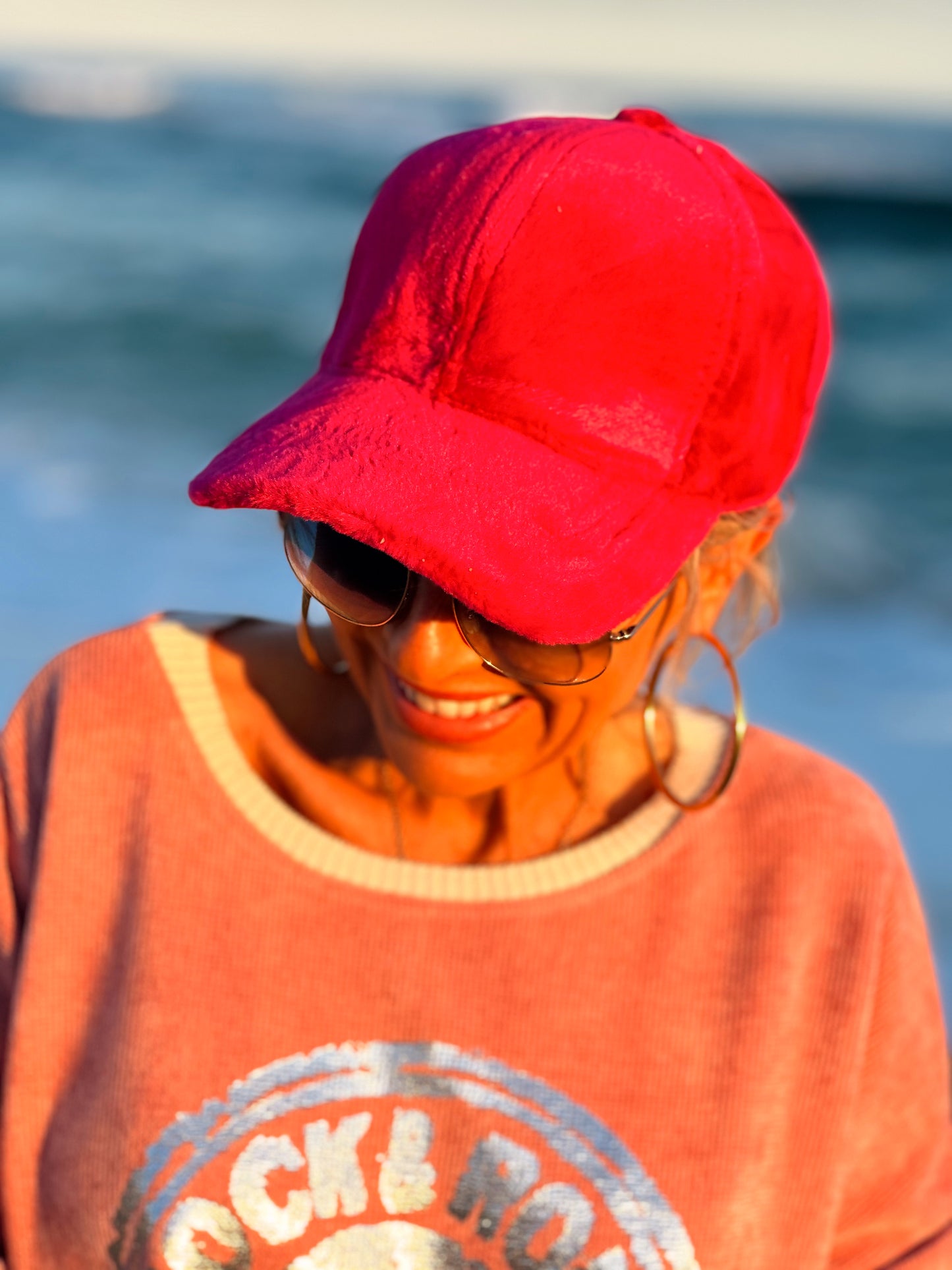GORRA DE TERCIOPELO FUCSIA