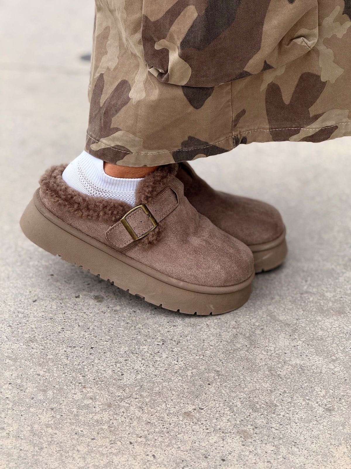 ZUECOS PELO SINTÉTICO TOMMY TOPO