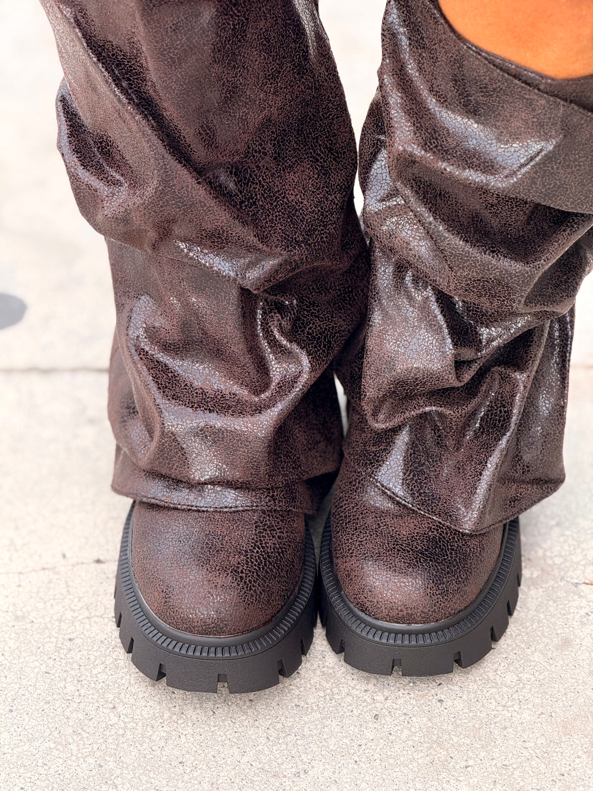 BOTAS MOTERO PLIEGUES BRILLANTE MARRÓN
