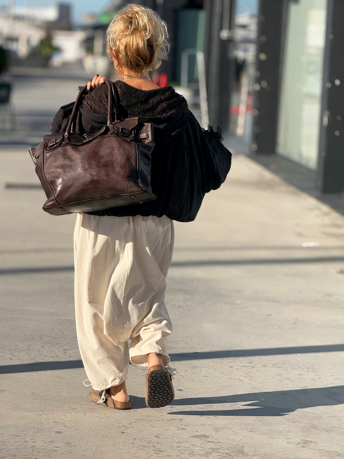 CHAQUETA LENCERO CON CAPUCHA MARRÓN