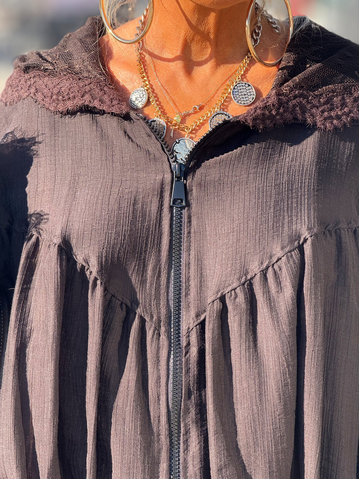 CHAQUETA LENCERO CON CAPUCHA MARRÓN