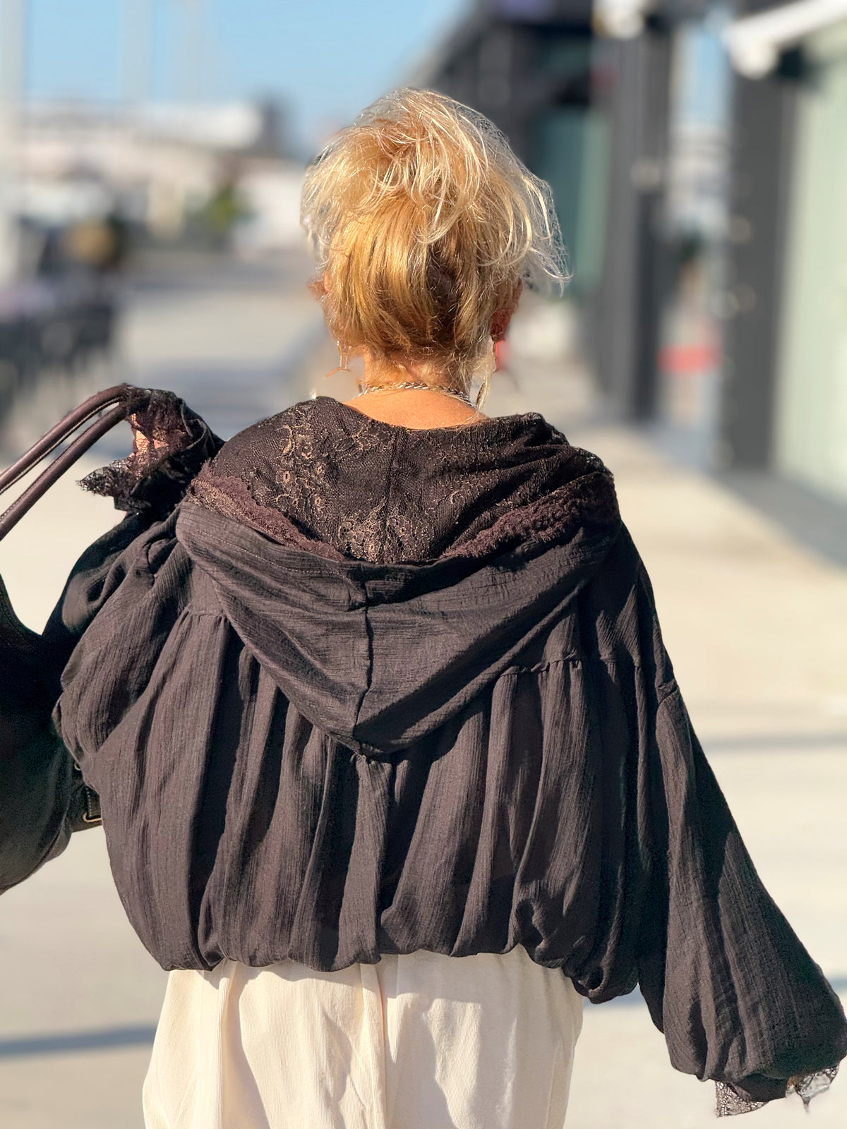 CHAQUETA LENCERO CON CAPUCHA MARRÓN