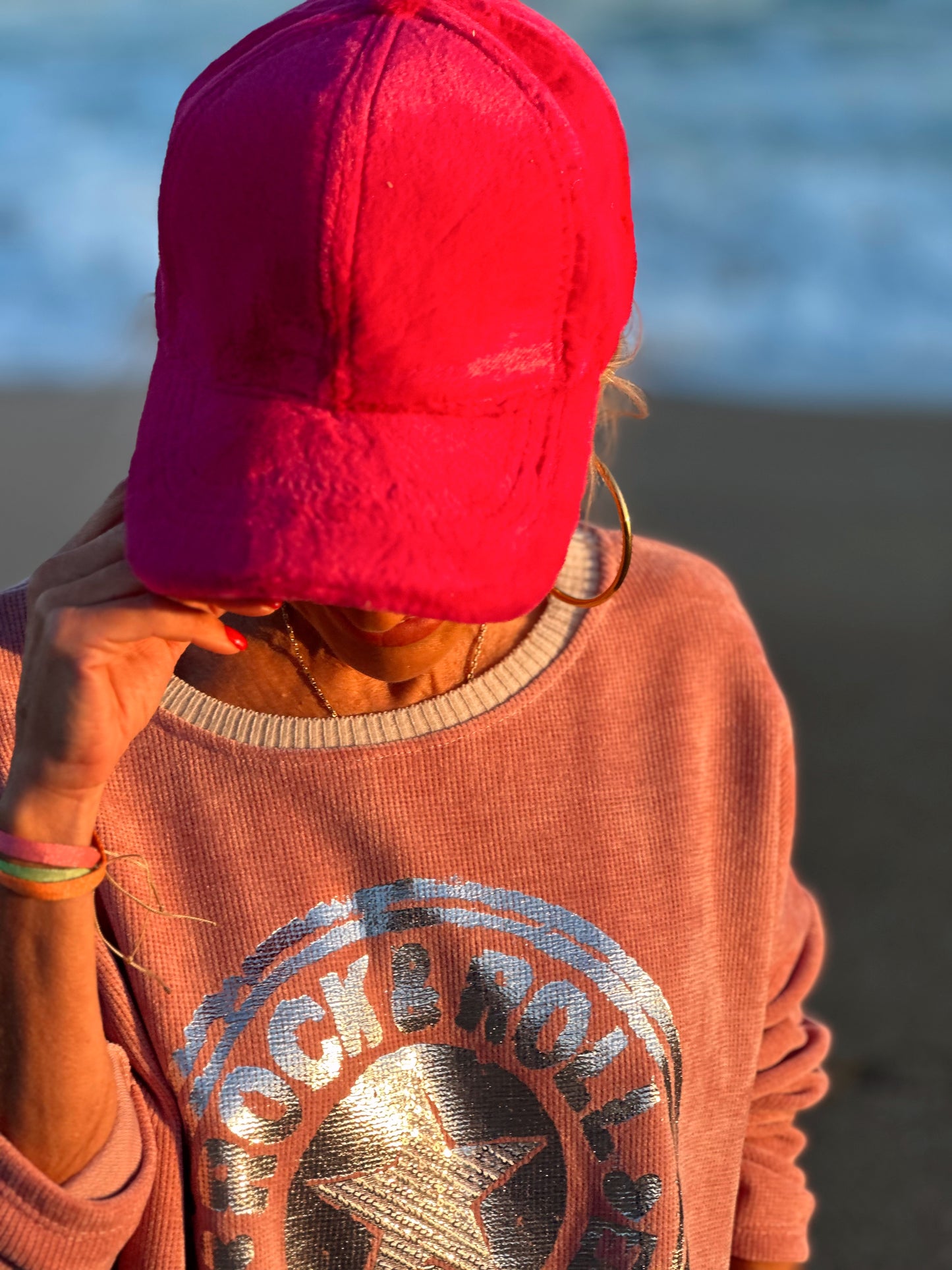 GORRA DE TERCIOPELO FUCSIA