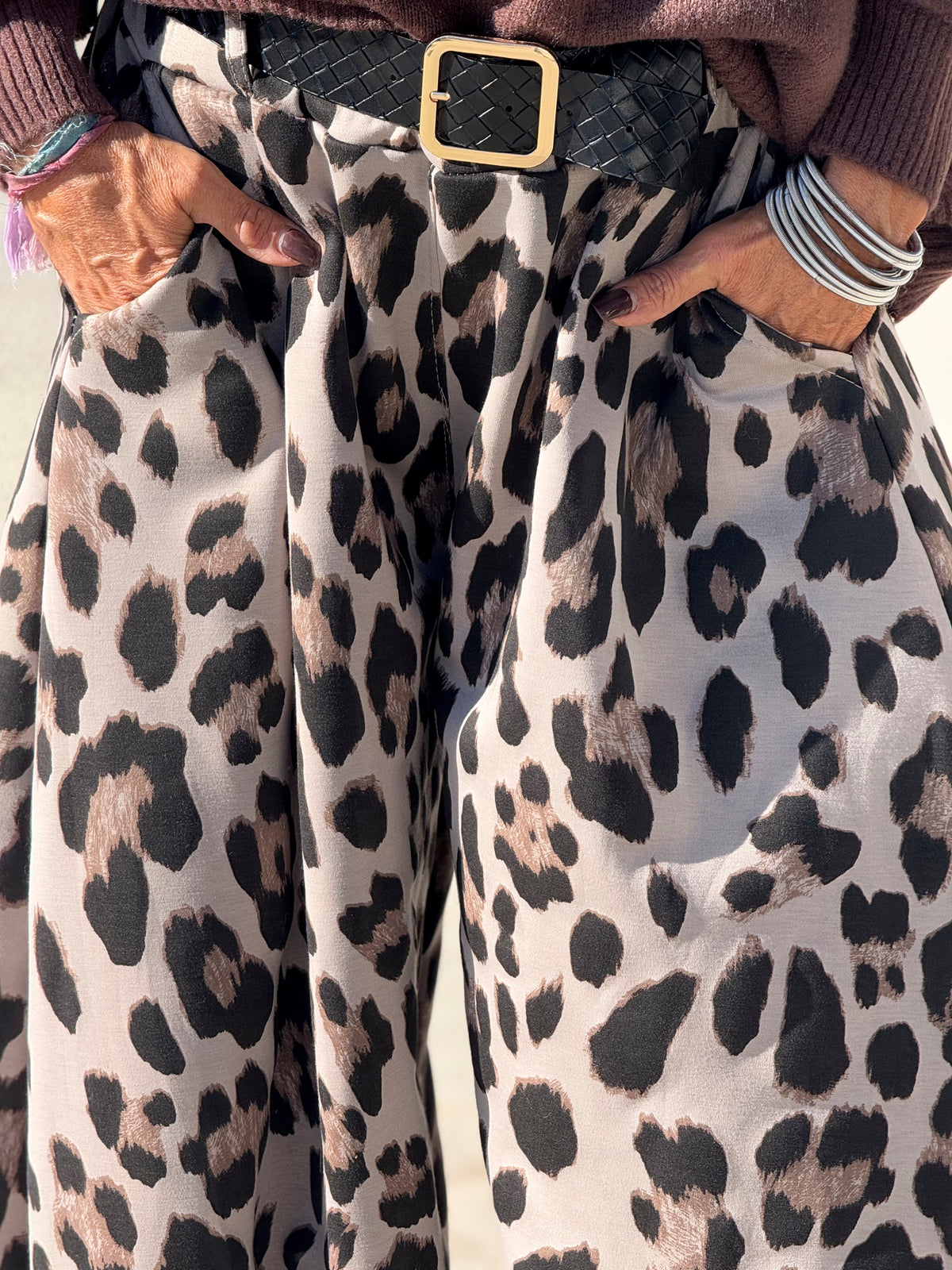 PANTALÓN OVERSIZE CON CINTURÓN CAMUFLAJE