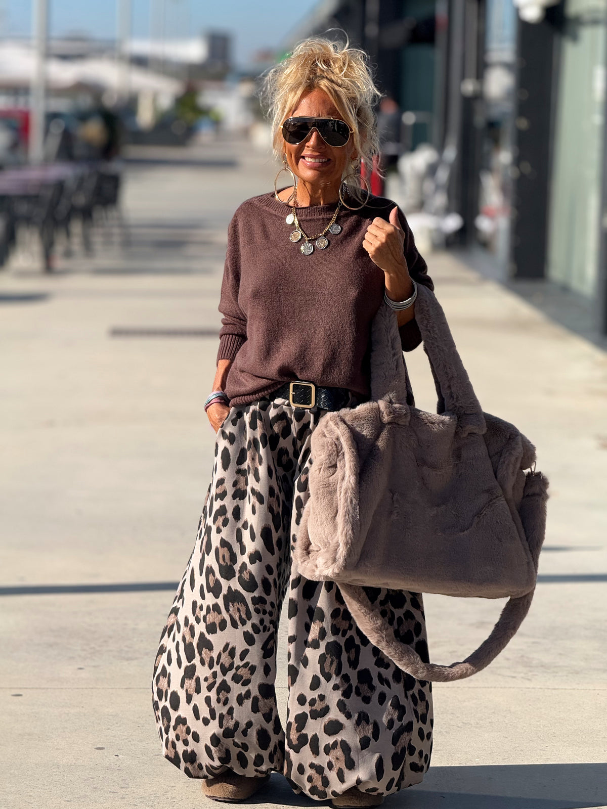 PANTALÓN OVERSIZE CON CINTURÓN CAMUFLAJE