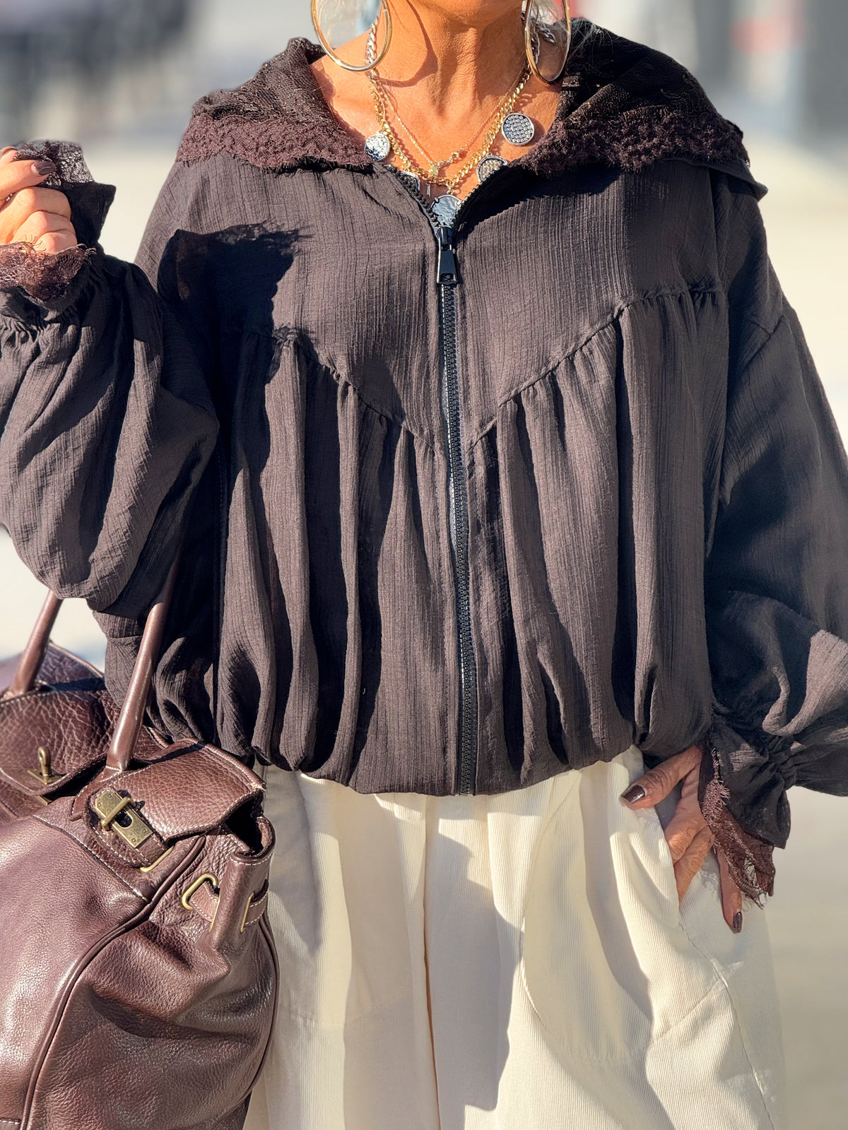 CHAQUETA LENCERO CON CAPUCHA MARRÓN