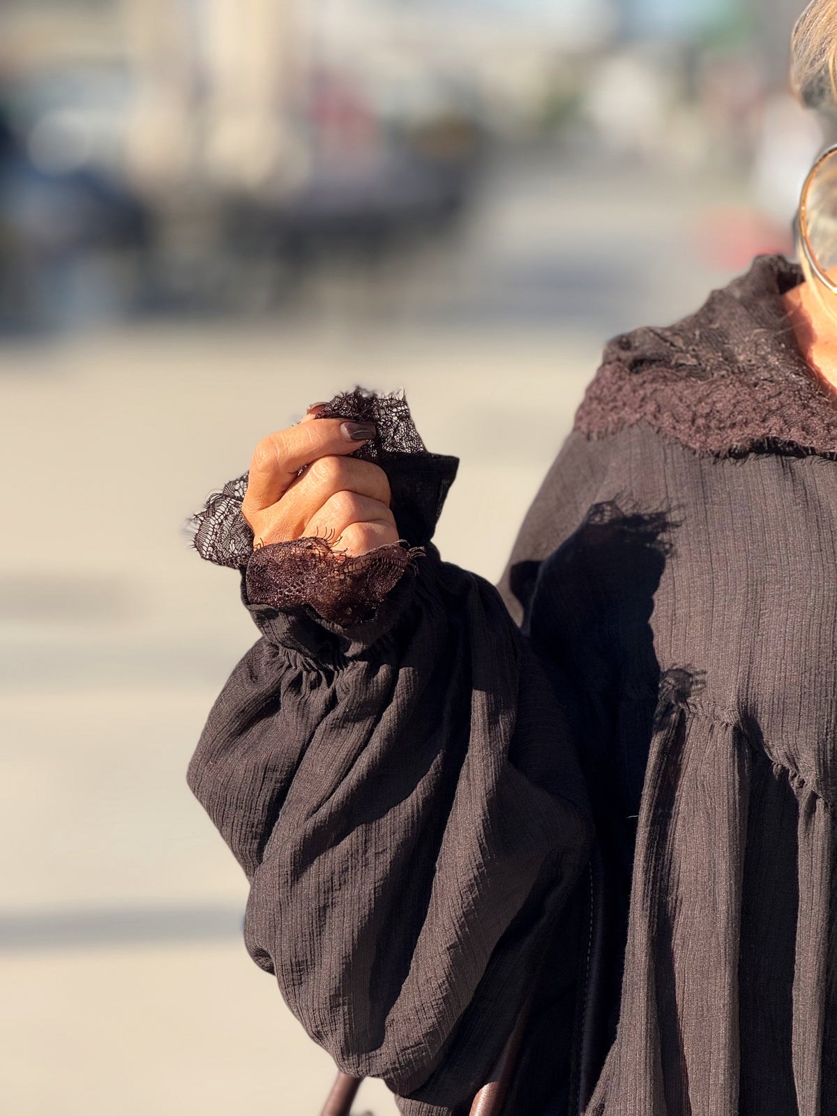 CHAQUETA LENCERO CON CAPUCHA MARRÓN