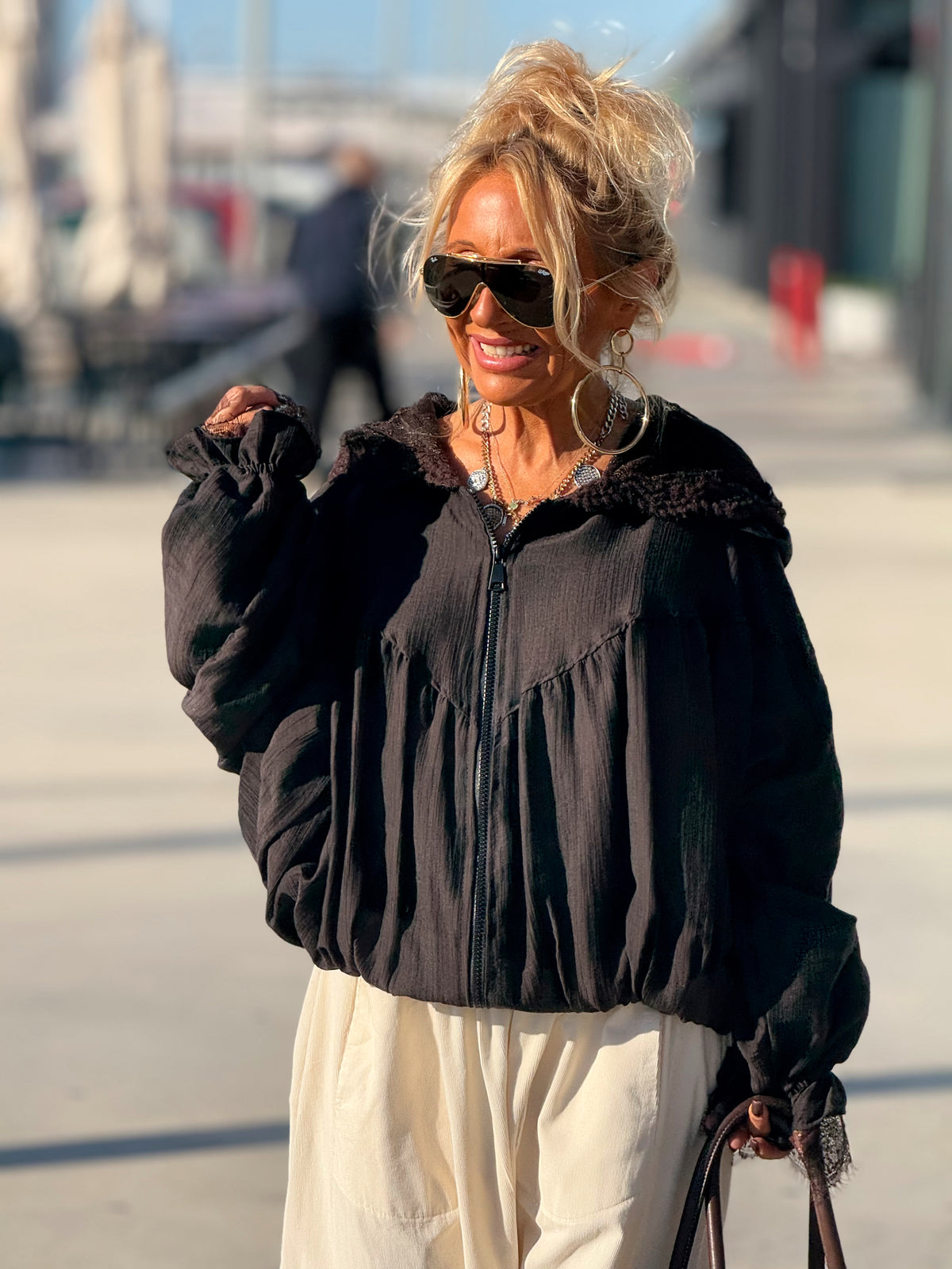 CHAQUETA LENCERO CON CAPUCHA MARRÓN
